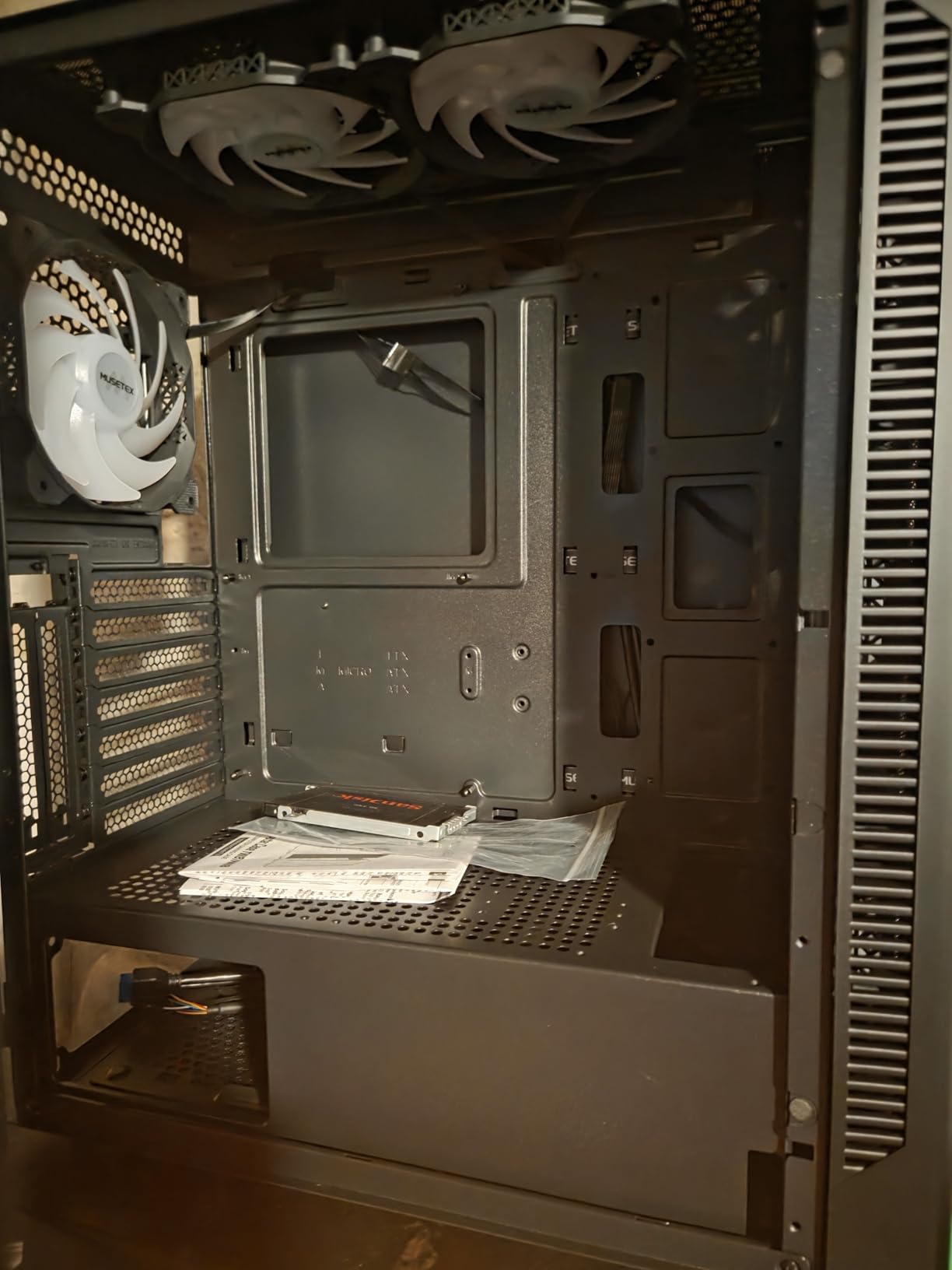 MUSETEX ATX PC Case Pre-Install 6 PWM ARGB Fans, Polygonal Mesh Computer Gaming Case, Opening Tempered Glass Side Panel Mid-Tower Case, USB 3.0 x 2, Black, NN8 customer photo 2