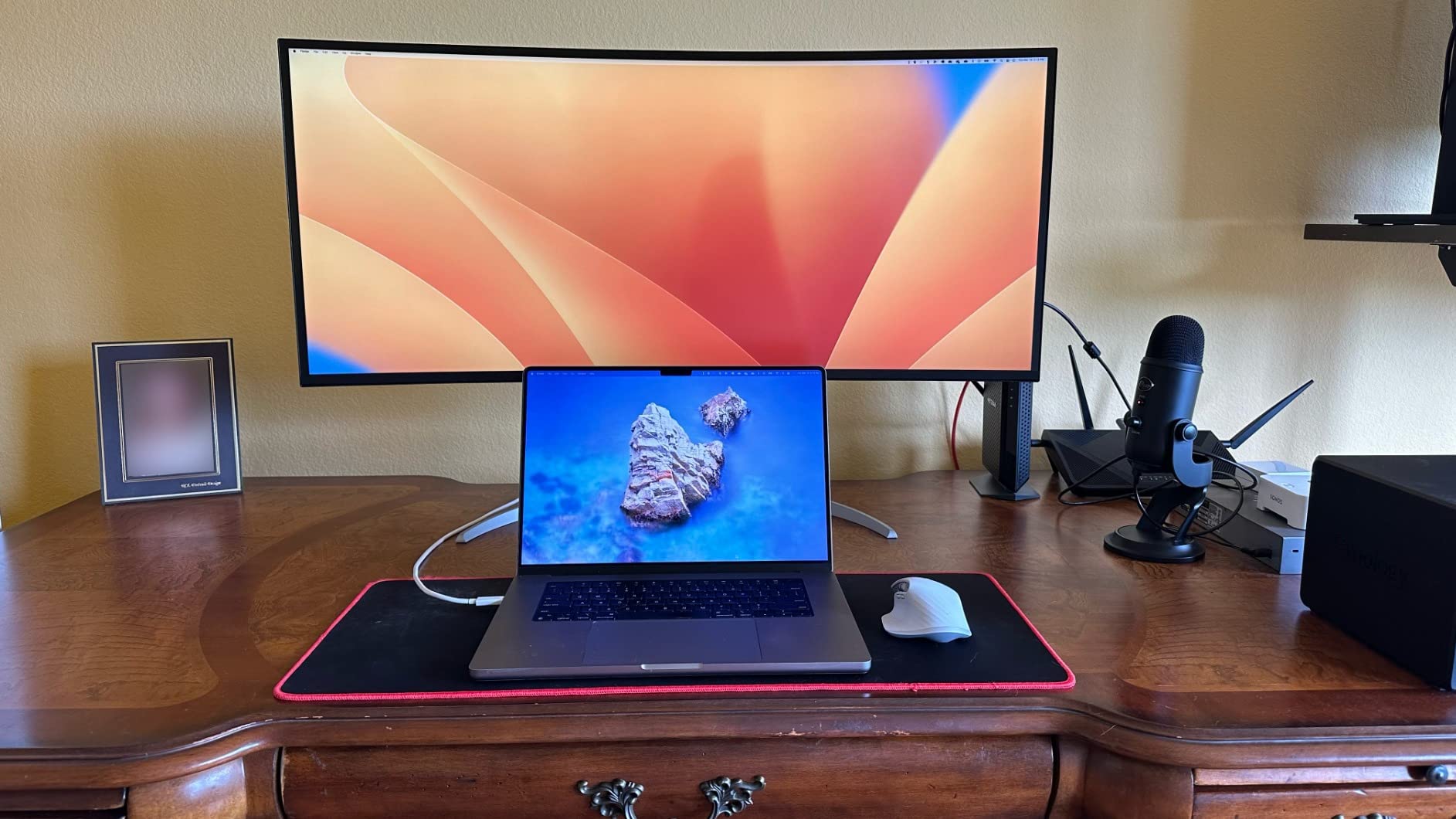 LG 40WP95C-W 40-inch UltraWide Curved WUHD (5120 x 2160) 5K2K Nano IPS Monitor, DCI-P3 98%, HDR10, Thunderbolt 4 with 96W PD customer photo 1