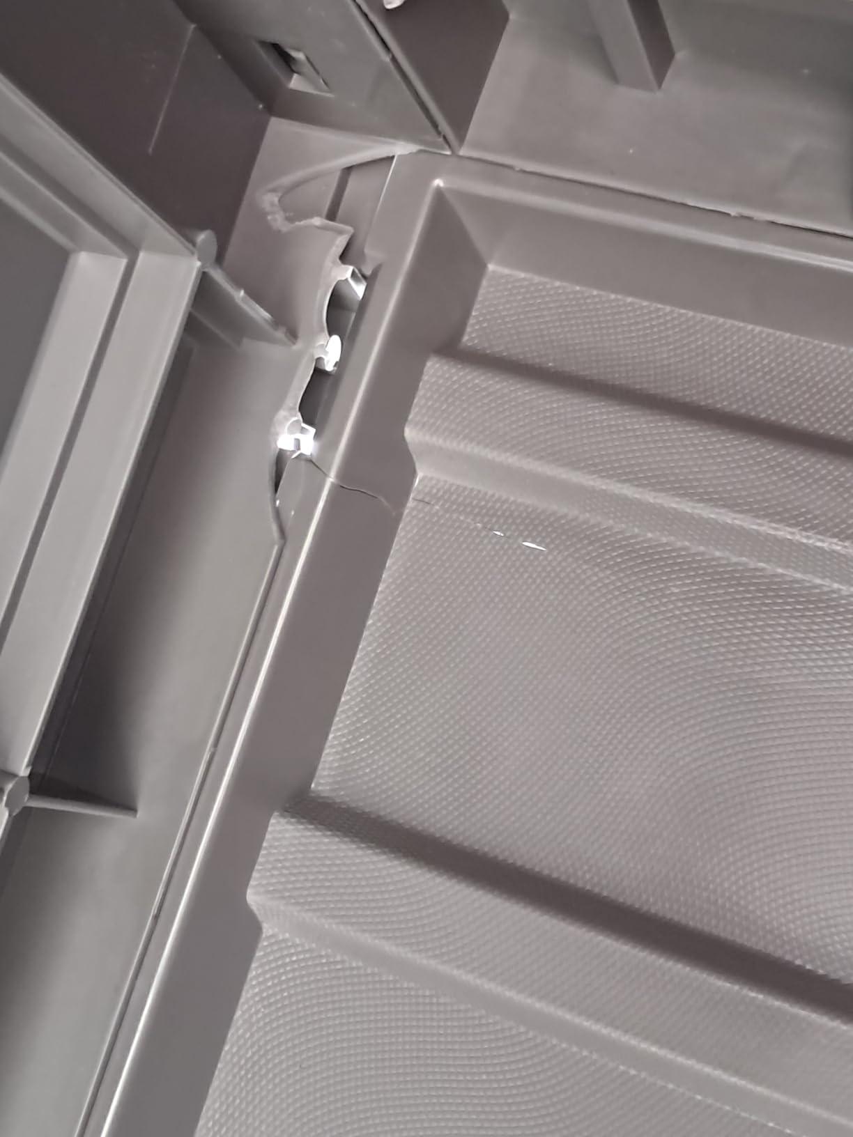 EAST OAK Outdoor Storage Box, 31 Gallon Deck Box Indoor and Outdoor Use, Waterproof Resin Storage Bin for Package Delivery, Patio Cushions, Gardening Tools, Lockable, UV Resistant, Grey customer photo 2