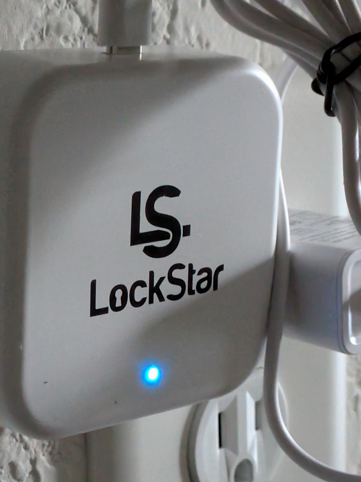 LOCKSTAR Smart Door Lock - Keyless Entry Deadbolt Door Lock - Multiple Entry Methods - APP - Fingerprint Touch ID - Keypad Code - Card FOB - Traditional Key - Smart Home Devices customer photo 2