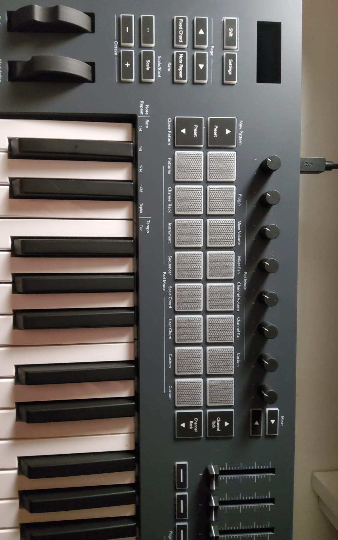 Novation FLkey 37 MIDI Keyboard - Seamless FL Studio Integration with Chord Mode and Scale Mode. All the software you need for Music Production customer photo 2