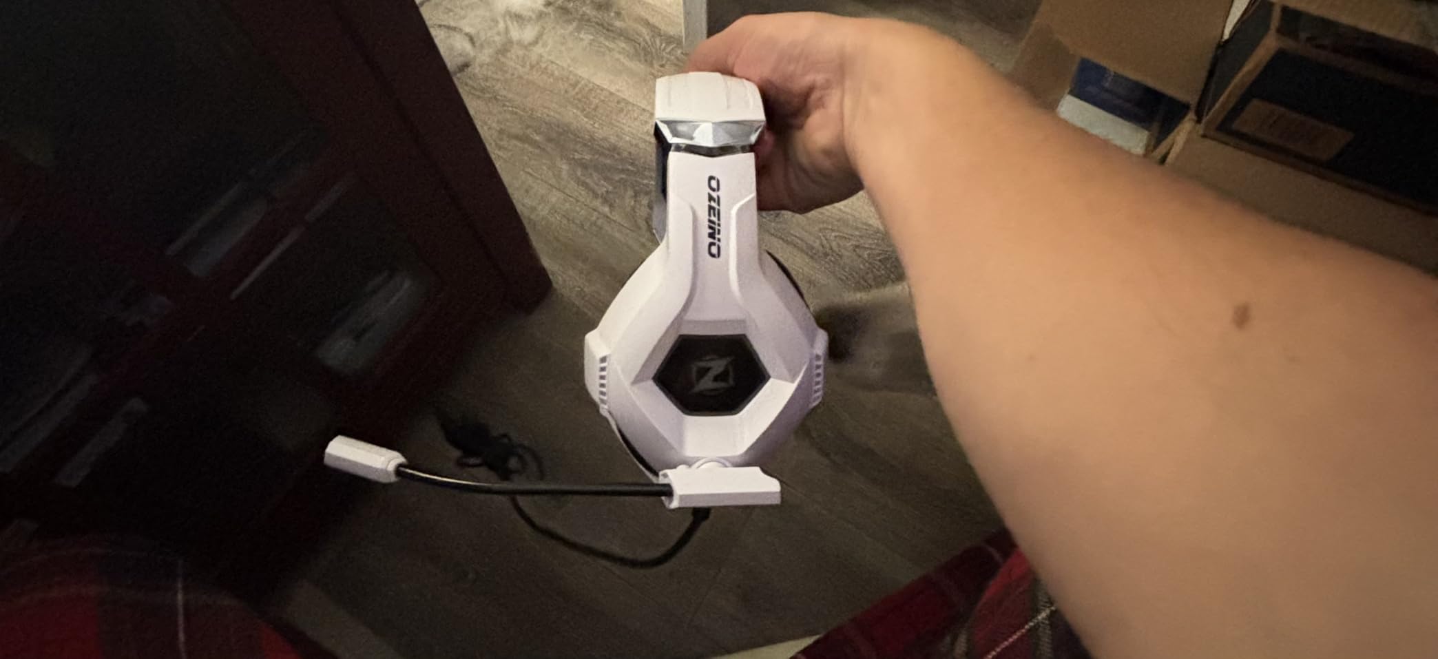 Ozeino Gaming Headset for PC, Ps4, Ps5, Xbox Headset with 7.1 Surround Sound Gaming Headphones with Noise Canceling Mic, LED Light Over Ear Headphones customer photo 1