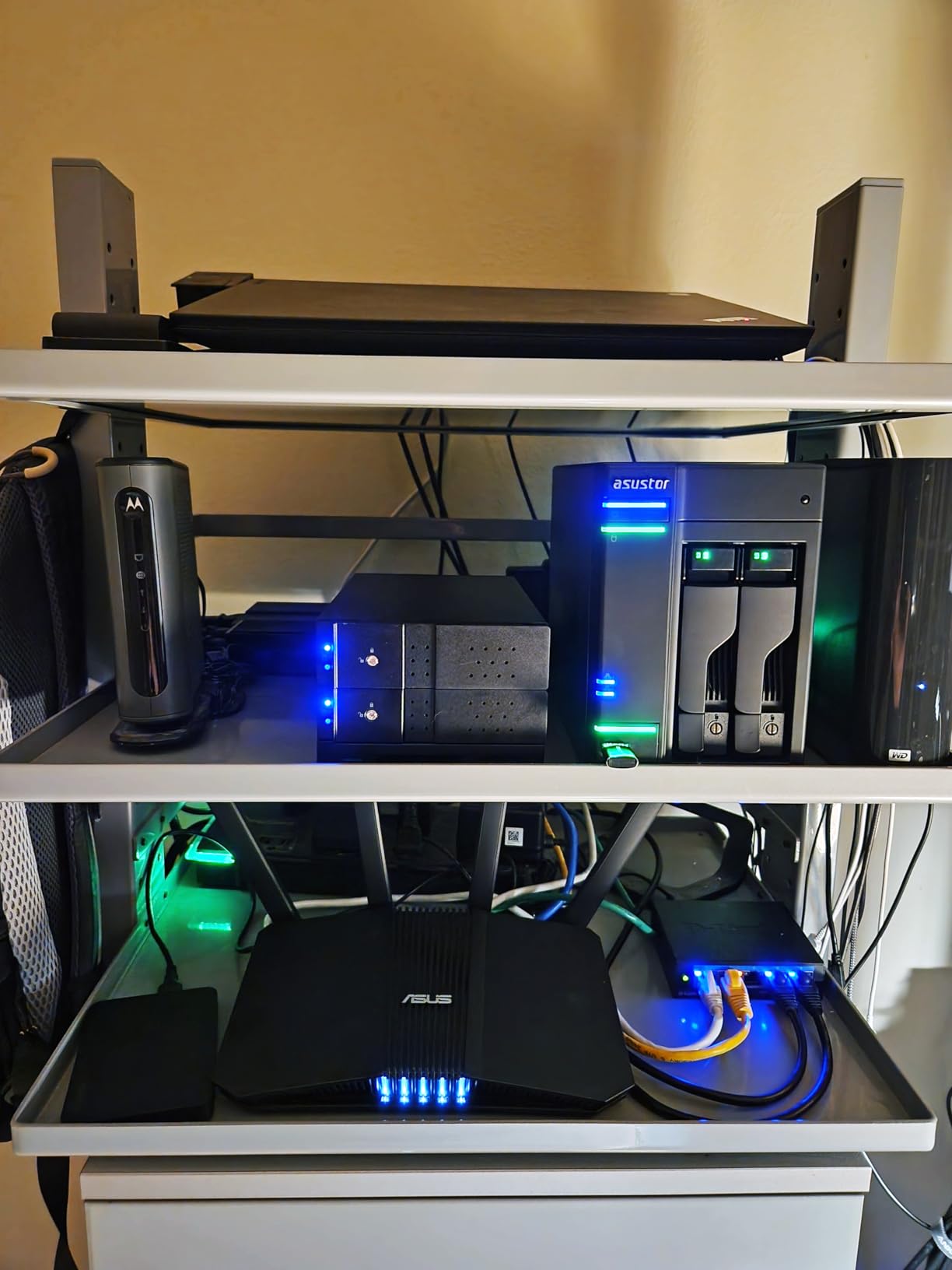 Asustor Lockerstor 4 Gen2 - AS6704T | 4-Bay NAS, Quad-Core 2.0GHz Processor, 4 M.2 NVMe Slots (PCIe 3.0), Dual 2.5GbE, Expandable to 10GbE, 4GB DDR4 RAM, (No Drive) customer photo 1