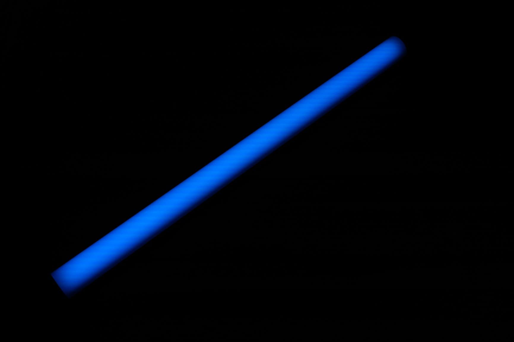 Aputure Amaran T2C RGBWW LED Tube Light, 20W 2500K-7500K Adjustable RGB Light Wand Support APP and DMX Control 46 Color Gel Presets (60cm) customer photo 1