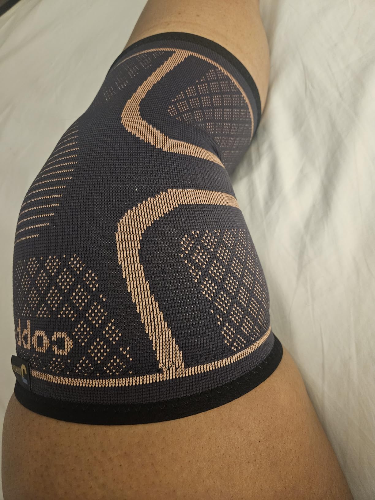 Copper Knee Braces for Men and Women (2 pack) -Knee Supports Copper Compression Knee Sleeve for Knee Pain, Arthritis, Sports and Recovery Support (Large) customer photo 2