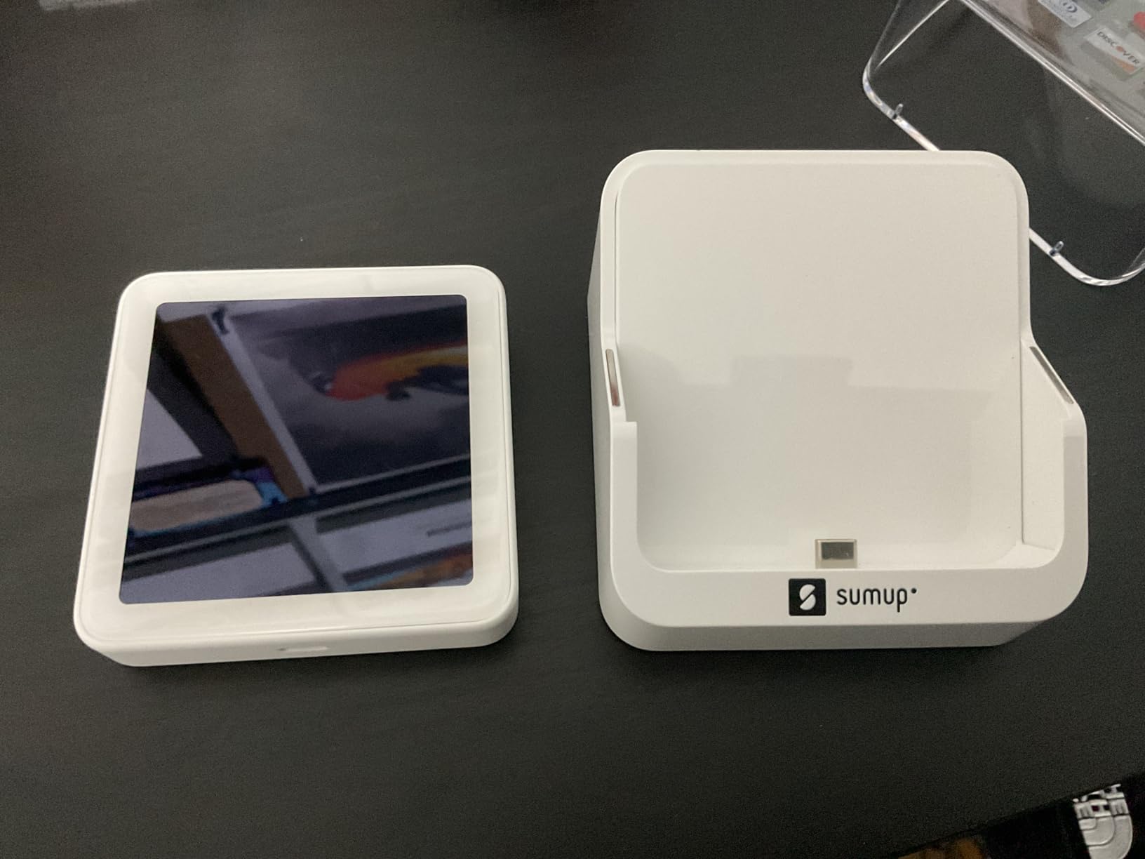 SumUp Solo Credit Card Payment Card Reader with Charging Station. Full Touch-Screen Interface with Free SIM Card and Mobile Data customer photo 1