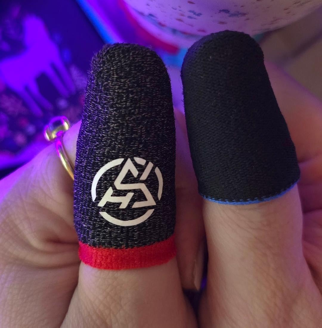 Gaming Gloves for Sweaty Hands - Rakizbe High-Sensitive Anti-Sweat Breathable Seamless Touch Screen Gloves with Thumb Finger Sleeves for iPad/Mobile Game Controller customer photo 1