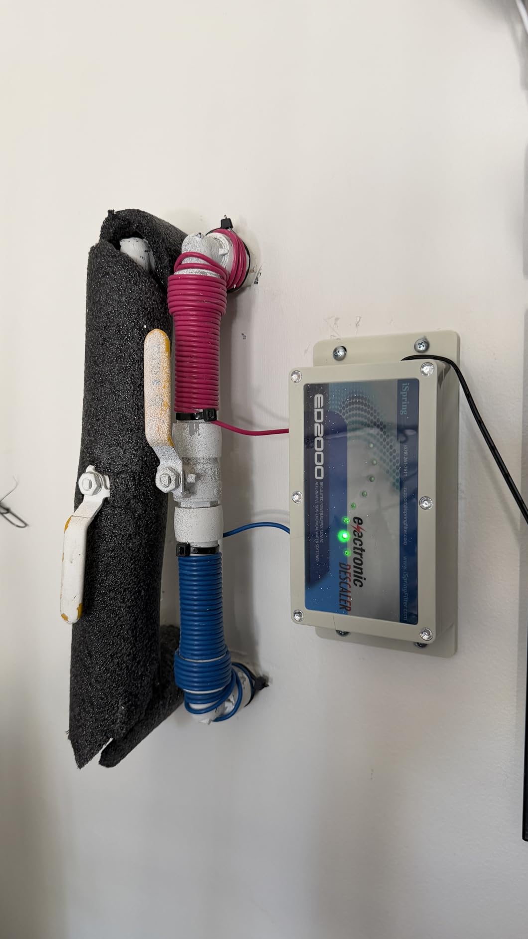 iSpring ED2000S Whole House Descaler, Alternative Electronic Salt-Free Hard Water Conditioner, Breathing LED Light Design with Magnet, Prevent Rust and Scale Build-up, Black customer photo 1