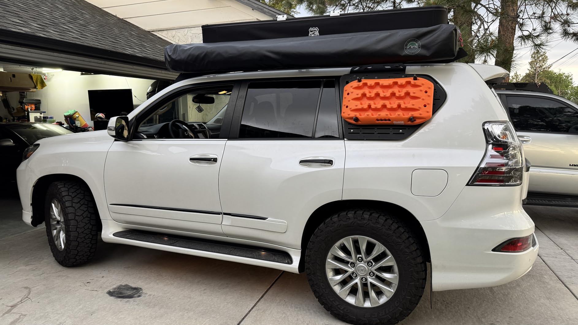 ALL-TOP Short Recovery Traction Boards, Off Road Bendable Tire Friction Tracks for Sand Mud Snow, 2PCS & Mounting Kit (3rd Gen, Black) customer photo 2