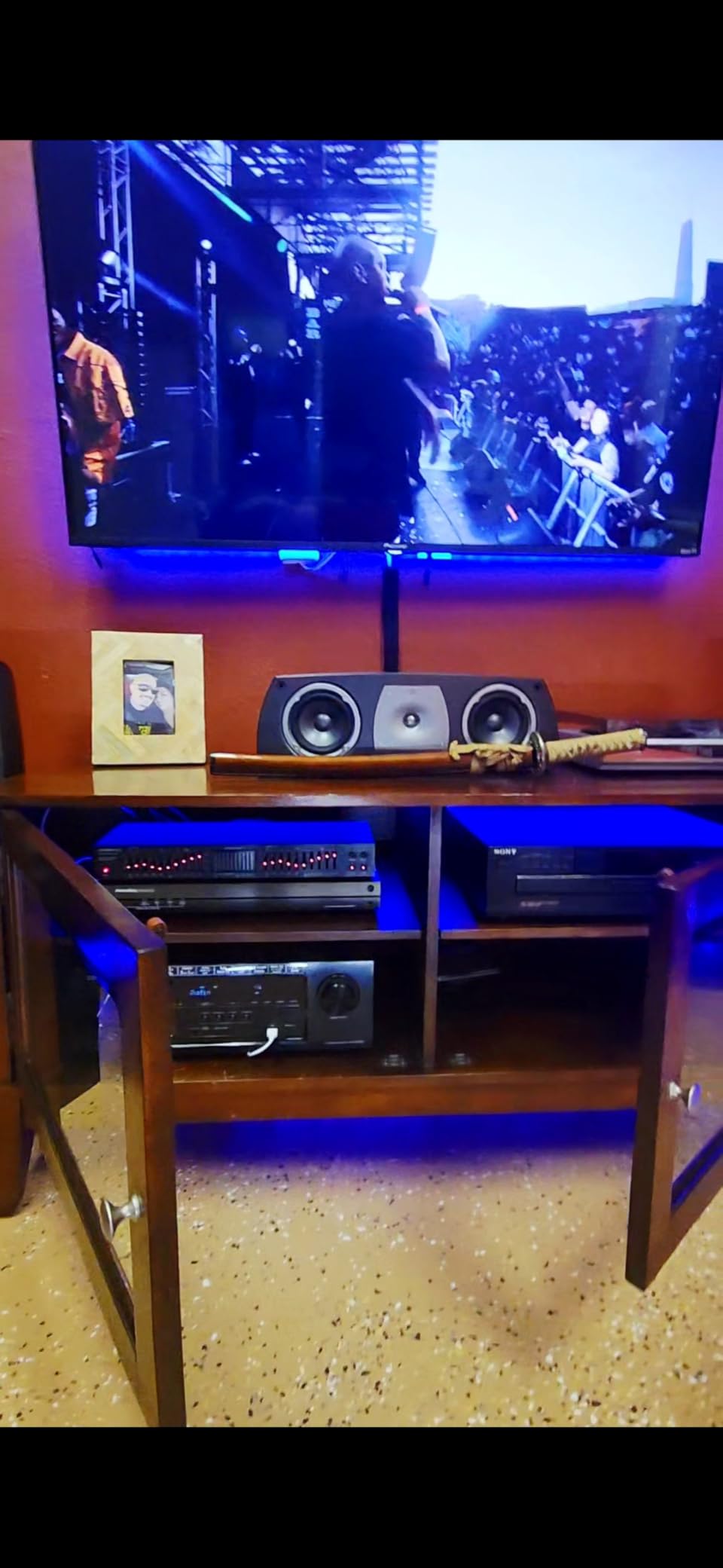 VCELINK Banana Plugs for Speaker Wire 6 Pairs/12 Pcs, 24K Gold Plated Dual-Screw Type Speaker Connector for Home Theater, Wall Plate, Audio/Video Receiver and Sound Systems (Red+Black) customer photo 1