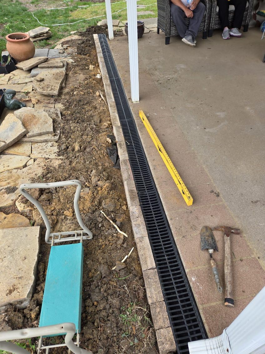 VEVOR Trench Drain System with Plastic Grate, 5.9x5.1-Inch HDPE Channel Drainage for Garden, Driveway - 6 Pack customer photo 1