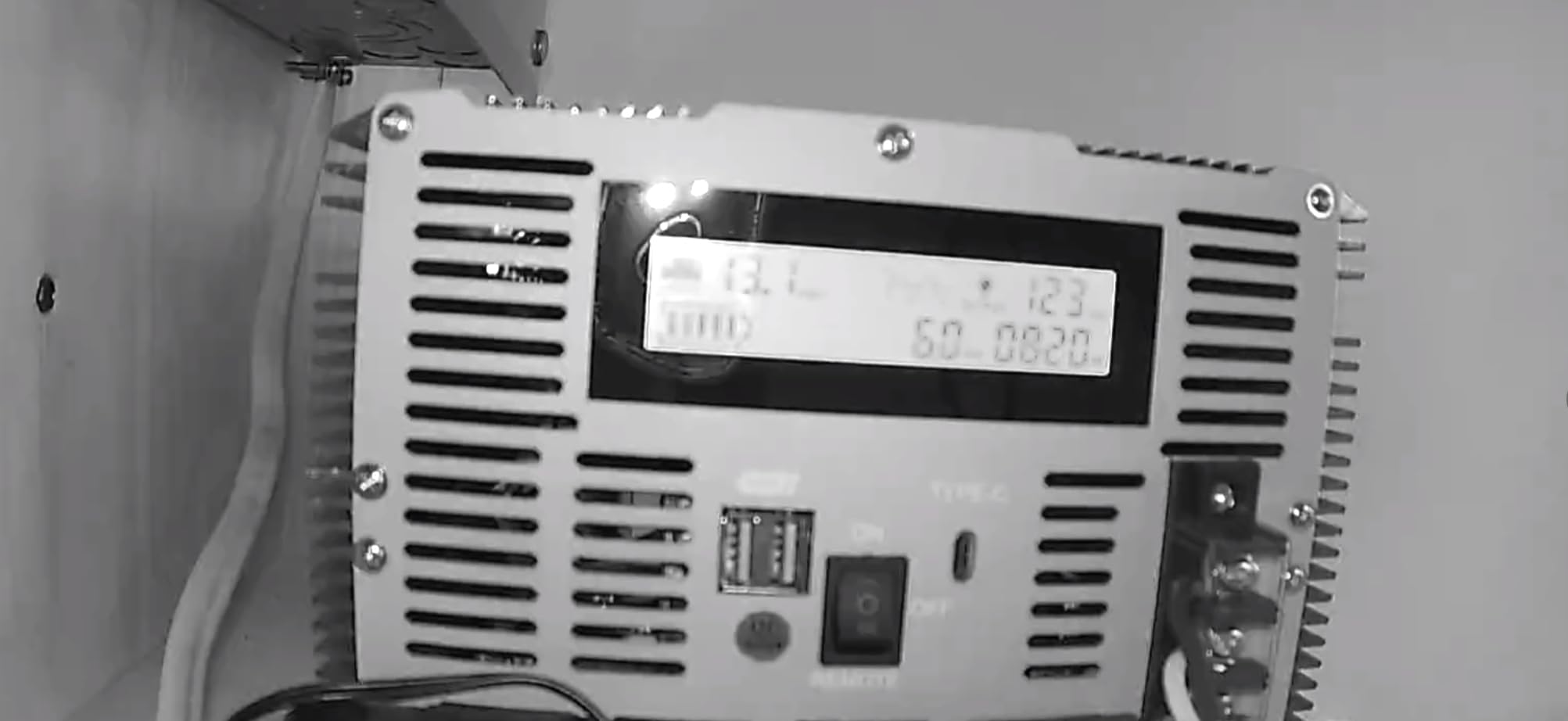 4000 Watt Pure Sine Wave Power Inverter 12V DC to 110V 120V Converter for Family RV Off Grid Solar System Car with Type-C Ports 4 AC Power Outlets Dual USB Ports LCD Display and Remote Control customer photo 1