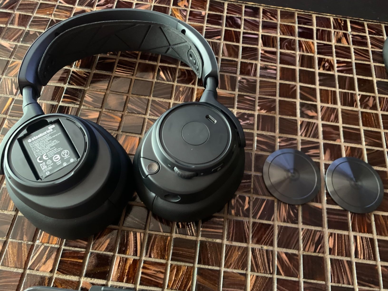 SteelSeries Arctis Nova Pro Wireless Xbox Multi-System Gaming Headset - Premium Hi-Fi Drivers - Active Noise Cancellation Infinity Power System - Stealth Mic - Xbox, PC, PS5, PS4, Switch, Mobile customer photo 2