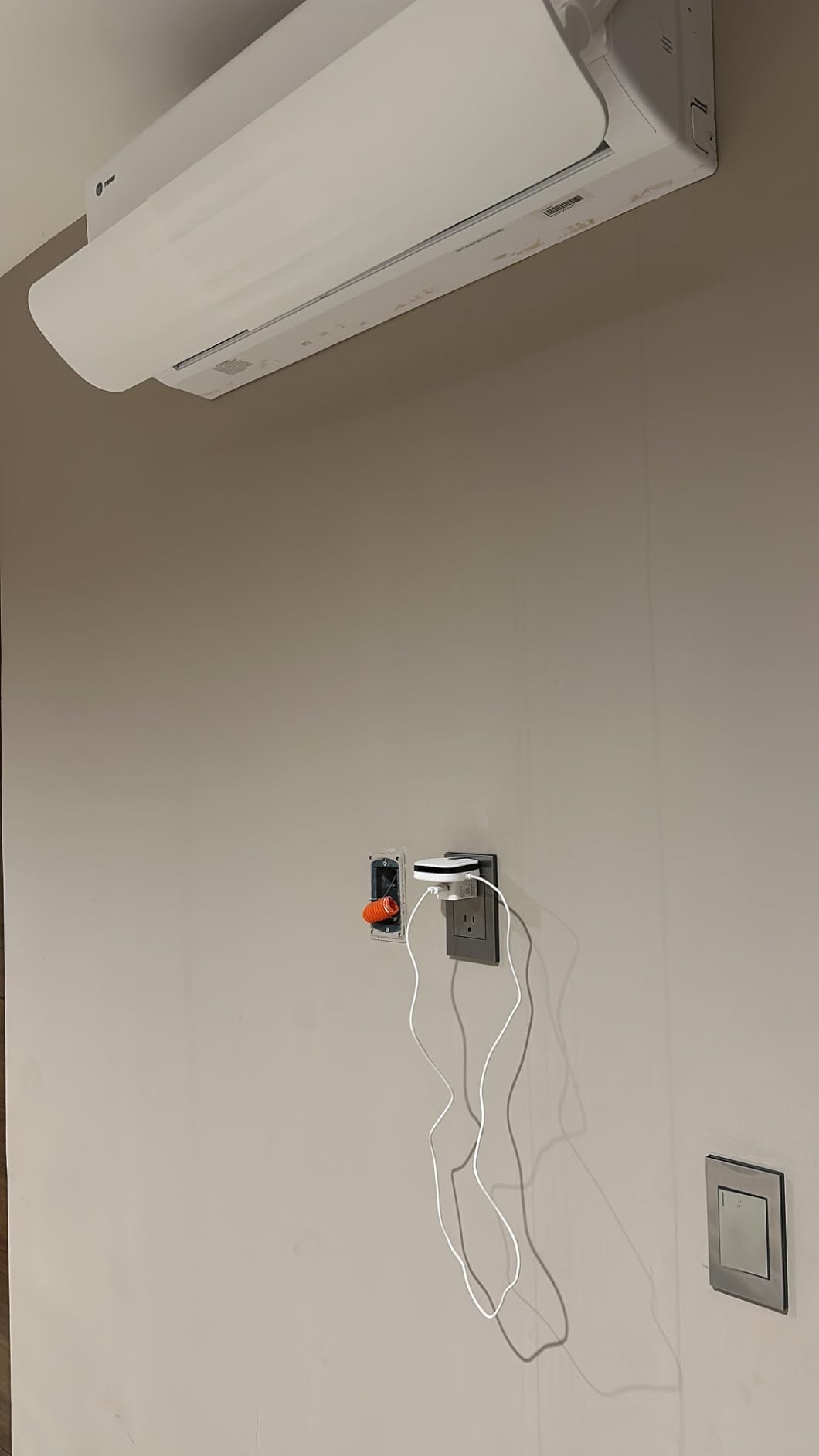 Sensibo Air PRO - Air Conditioner Smart Controller & Air Quality Sensor. Smart Thermostat for Mini Split, Window, Portable AC. Temp & Humidity Sensors. Google, Alexa, Siri & Apple HomeKit Compatible customer photo 1