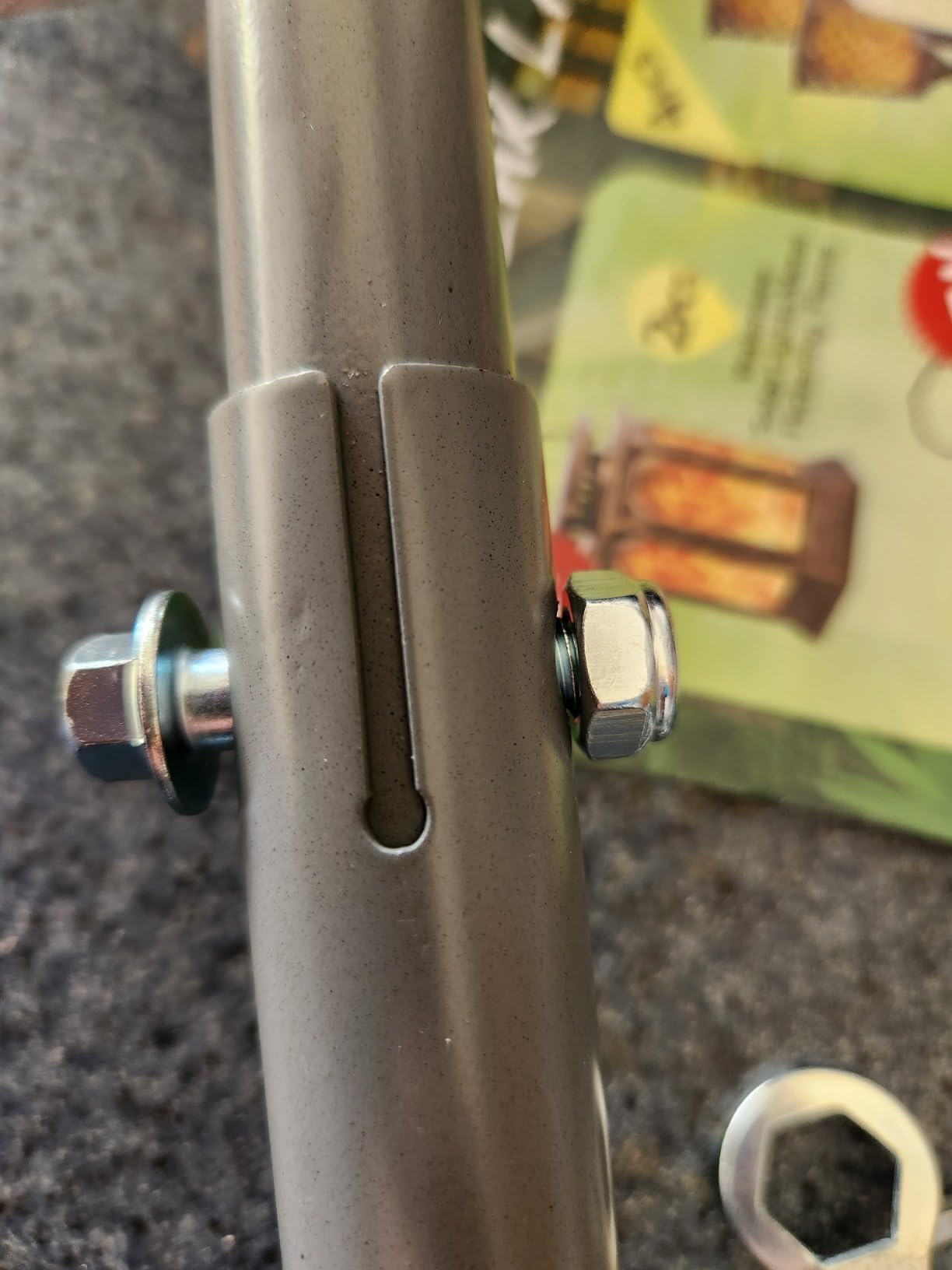 Walensee Lawn Aerator Spike Metal Manual Dethatching Soil Aerating Lawn with 15 Iron Spikes, Pre-Assembled Grass Plug Aerator Tools for Yard, Lawn Aeration, Garden Tool, Revives Lawn Health, Patented customer photo 2