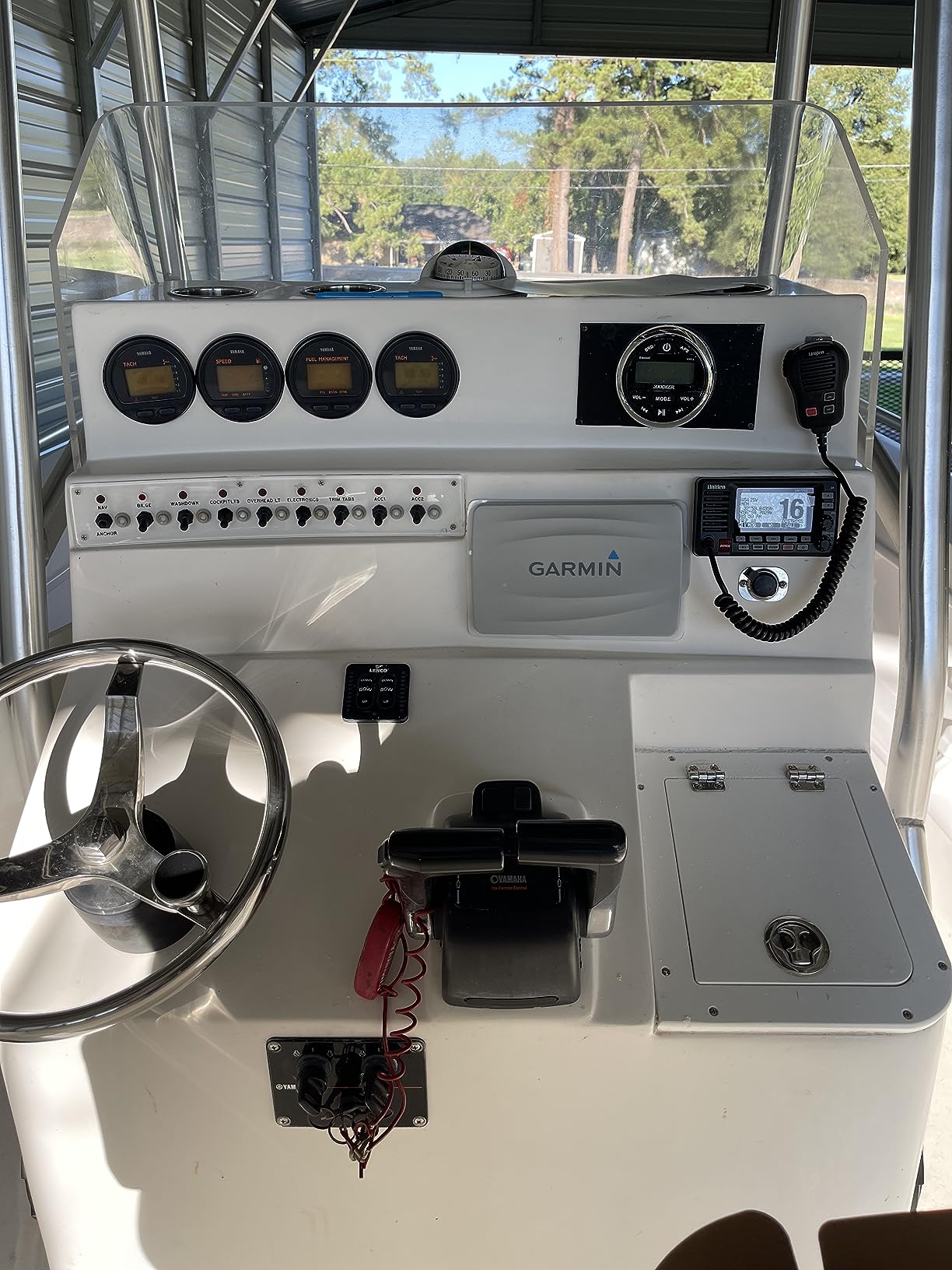 Uniden UM725G Marine VHF Radio, All USA, Canada, and Intl. Marine Channels, 1Watt/25Watt Transmit Power, Largest LCD Screen in Class, NOAA Weather Channels w/Alerts, Speaker Mic, GPS Built-in customer photo 2