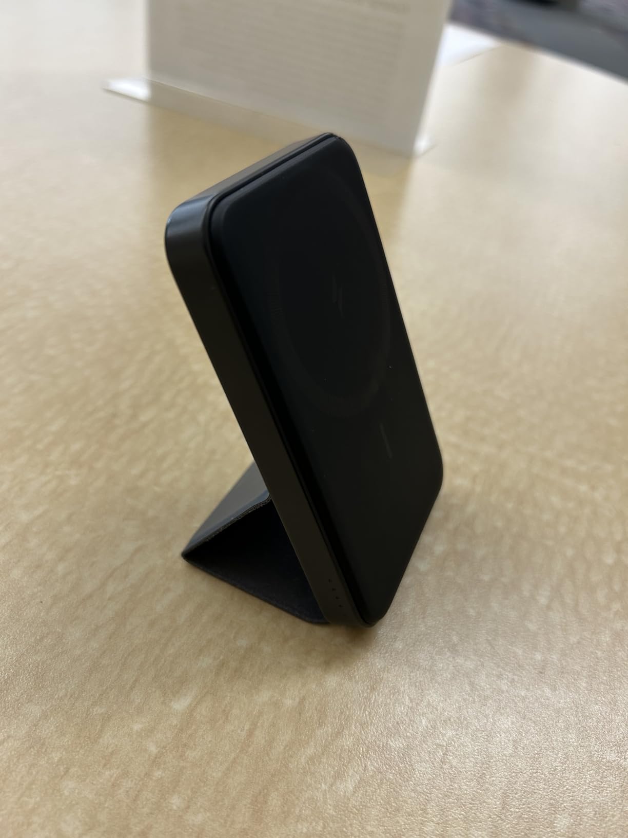 Anker 622 Magnetic Battery (MagGo), 5,000mAh Foldable Magnetic Wireless Portable Charger with Stand and USB-C Port, Magsafe-Compatible for iPhone 16/15/14/13 Series customer photo 1