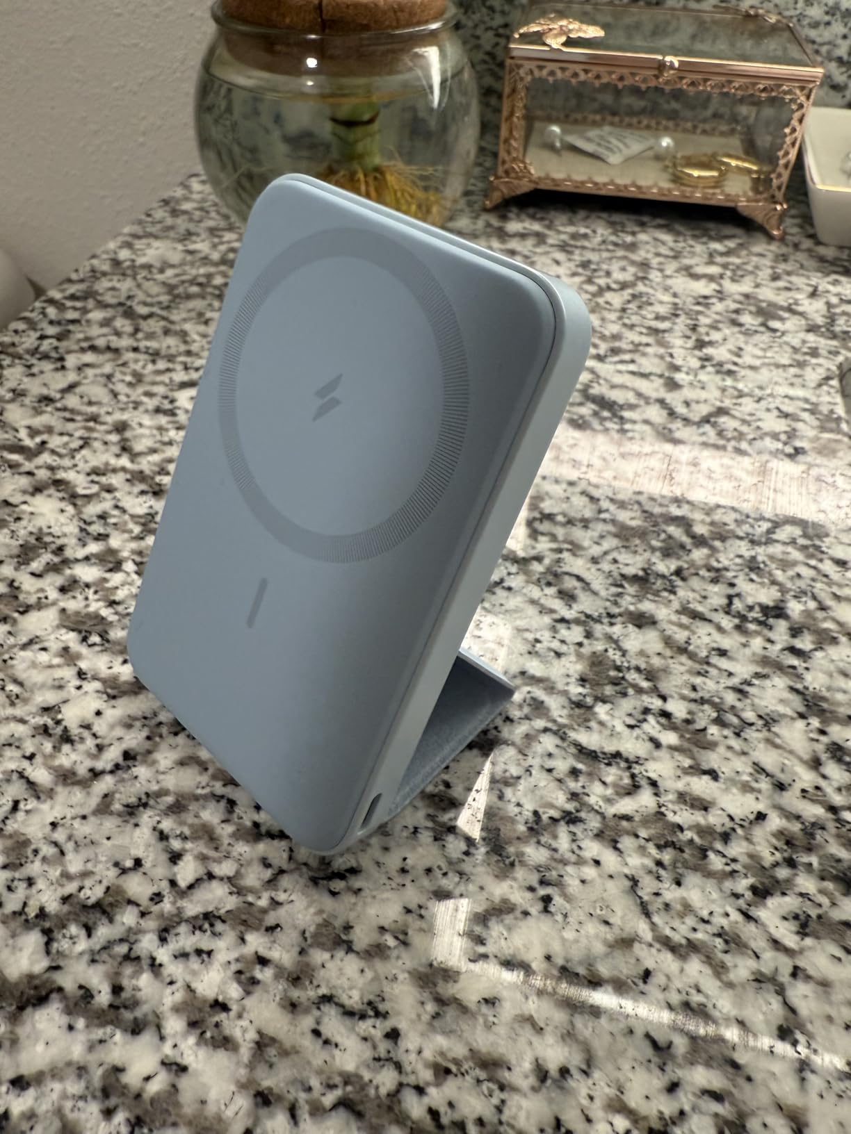 Anker 622 Magnetic Battery (MagGo), 5,000mAh Foldable Magnetic Wireless Portable Charger with Stand and USB-C Port, Magsafe-Compatible for iPhone 16/15/14/13 Series customer photo 2