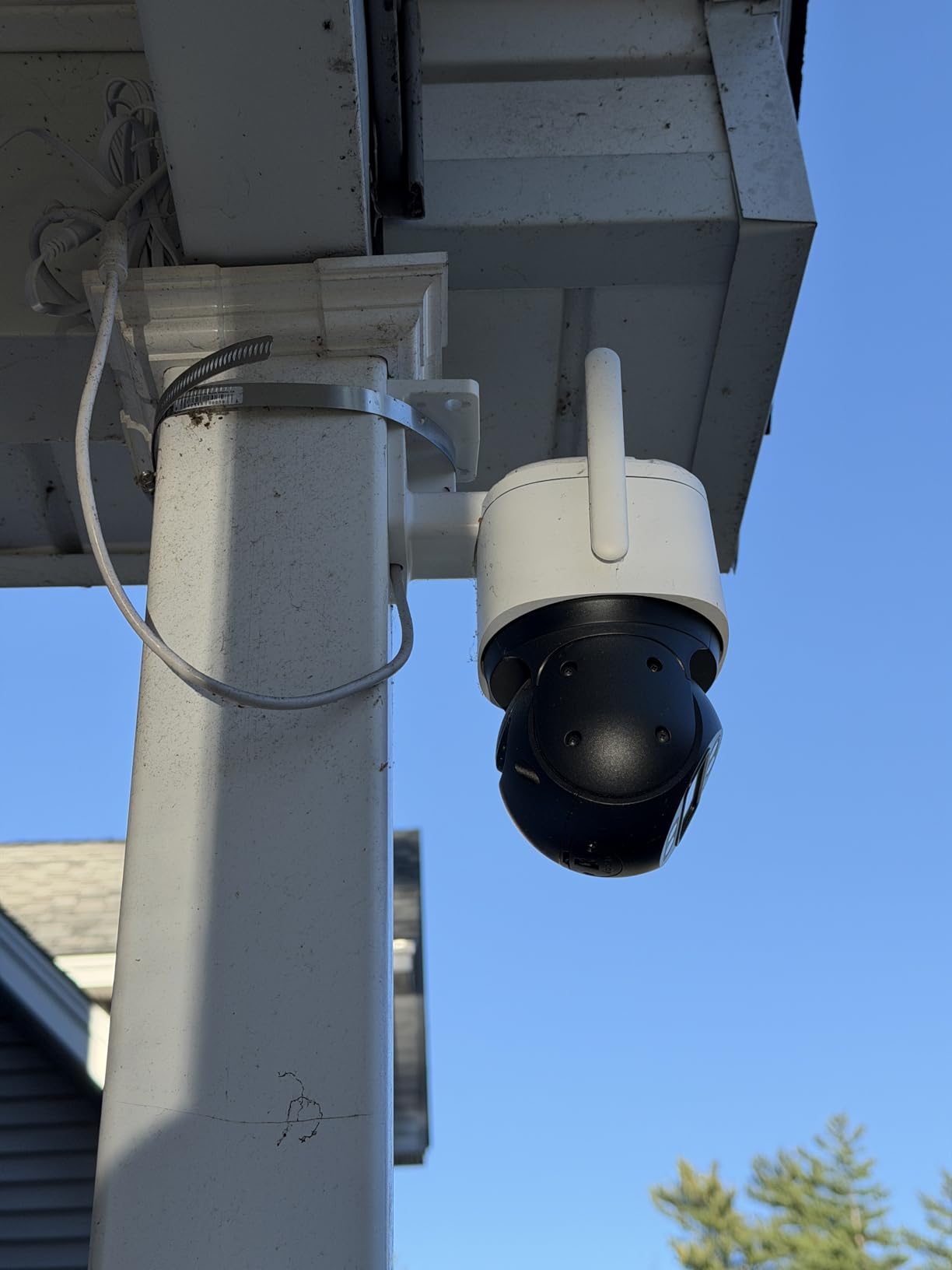 REOLINK 4K Wired WiFi Outdoor Security Camera, 8MP Dual Lens, 360 PTZ Camera, Auto Tracking, 2.4/5GHz Wi-Fi Smart Person/Vehicle/Animal Detection, 6X Hybrid Zoom, Color Night Vision, TrackMix WiFi customer photo 1