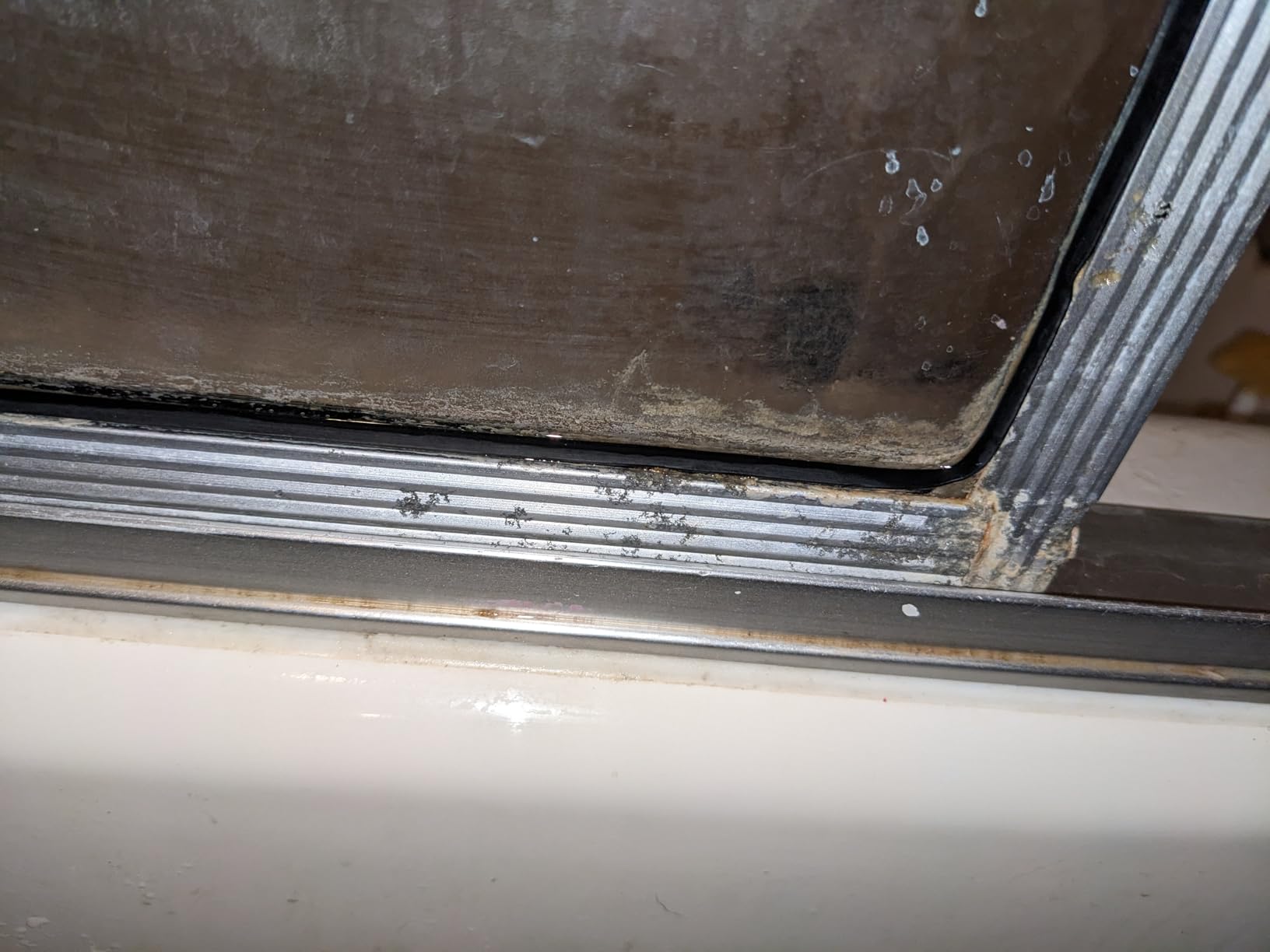 STRCEAT Handheld Pressurized Steam Cleaner, 2500W Handheld High Temp Portable Cleaning Machine, Cleaning for Couch, Auto, Floor and More (White) customer photo 2