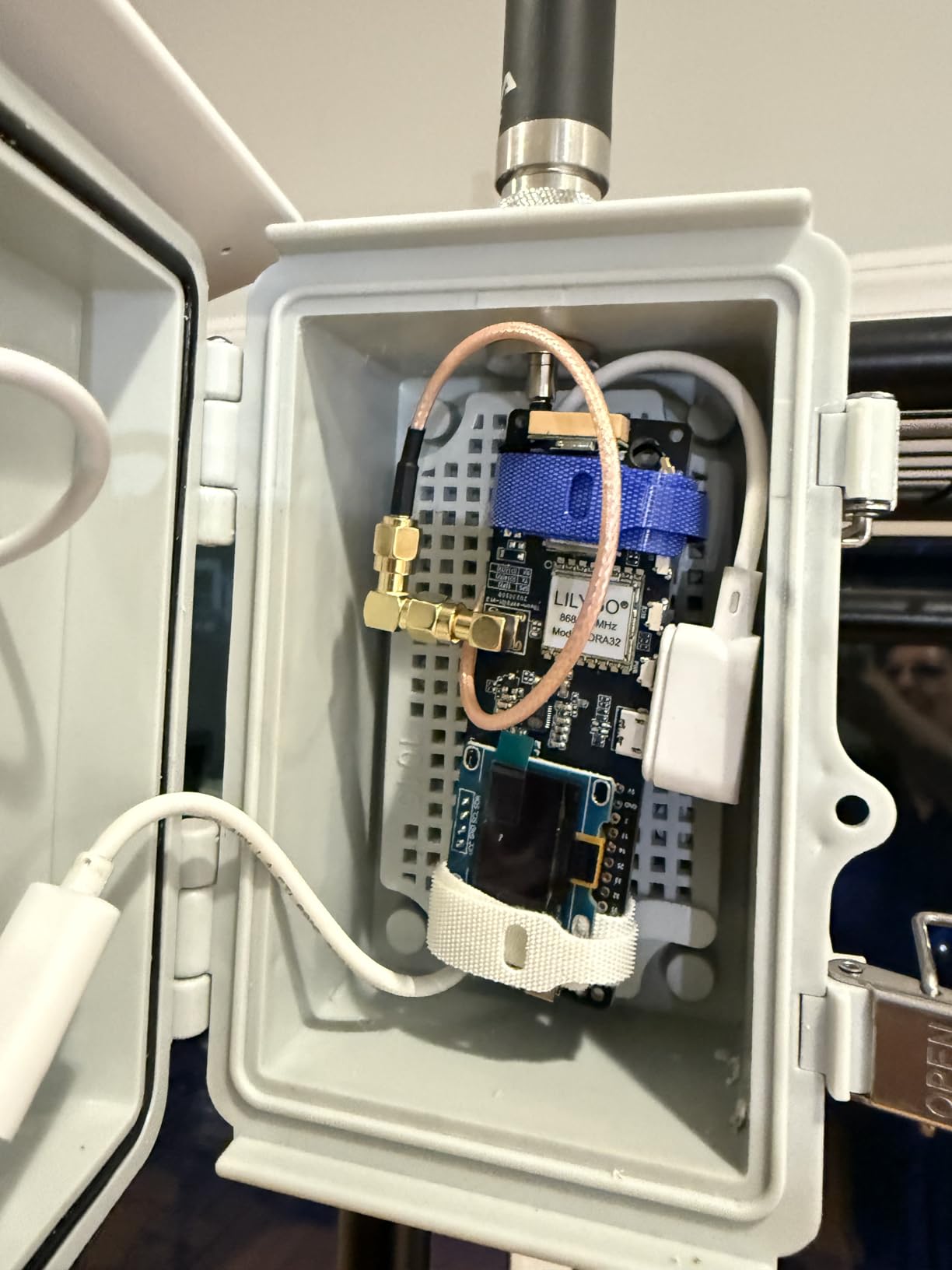 LILYGO T-Beam Meshtastic LORA32 915MHz ESP32 TTGO Development Board WiFi BLE CH9102F Chip Soldered OLED Module customer photo 1