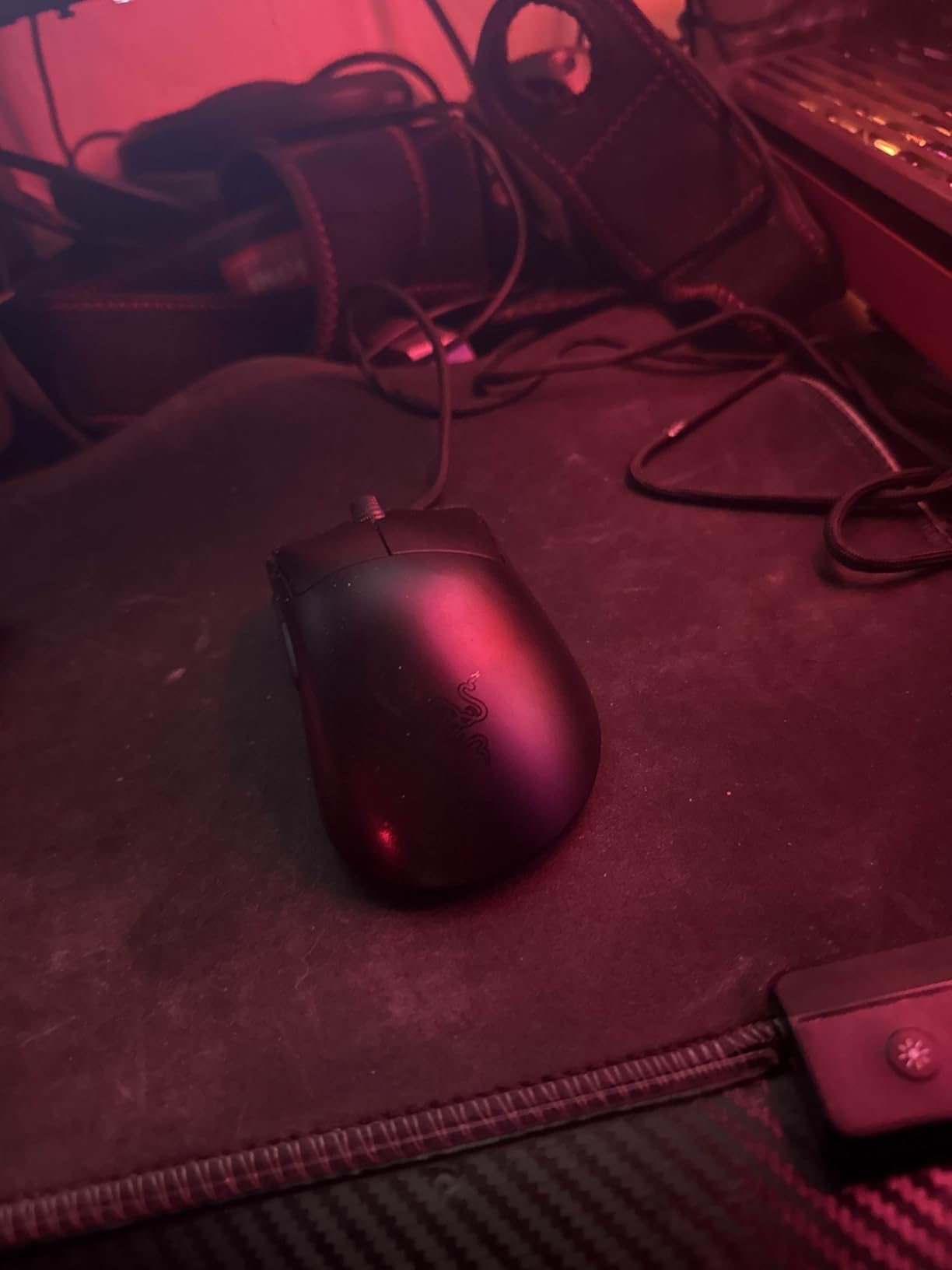 Razer DeathAdder V3 Wired Gaming Mouse: 59g Ultra Lightweight - Focus Pro 30K Optical Sensor - Fast Optical Switches Gen-3-8K Hz HyperPolling-6 Programmable Buttons - Ergonomic - Speedflex Cable - Black customer photo 1