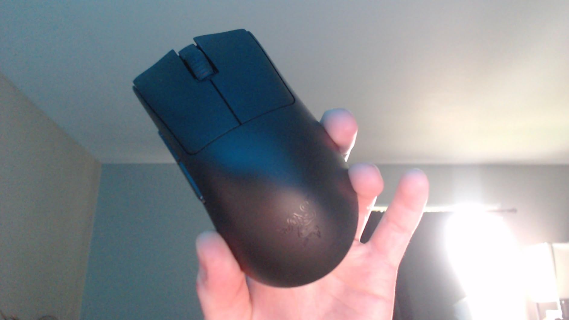 Razer DeathAdder V3 Pro Gaming Mouse: 63g Ultra Lightweight - Focus Pro 30K Optical Sensor - Fast Optical Switches Gen-3 - HyperSpeed Wireless - 5 Programmable Buttons - 90 Hr Battery - Black customer photo 1
