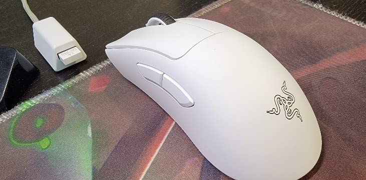 Razer DeathAdder V3 Pro Gaming Mouse: 63g Ultra Lightweight - Focus Pro 30K Optical Sensor - Fast Optical Switches Gen-3 - HyperSpeed Wireless - 5 Programmable Buttons - 90 Hr Battery - Black customer photo 2