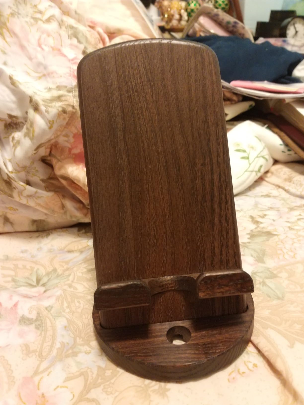 TESLYAR Wood Cell Phone Stand - Elegant Phone Holder for Nightstand & Desk customer photo 1
