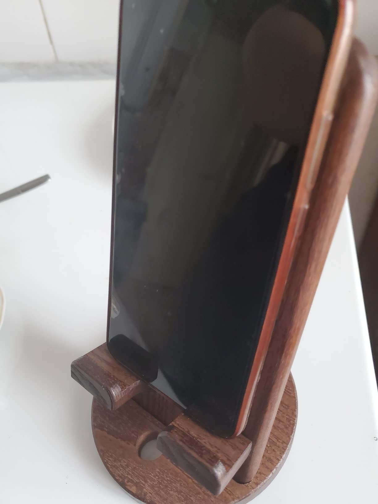 TESLYAR Wood Cell Phone Stand - Elegant Phone Holder for Nightstand & Desk customer photo 2