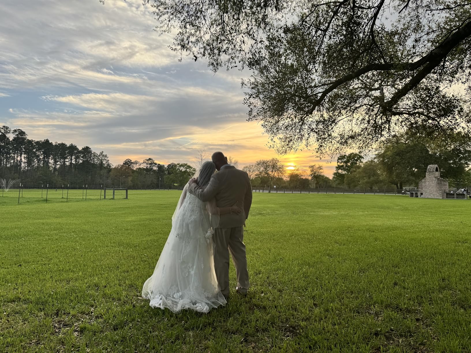 DJI Osmo Mobile SE, 3-Axis Phone Gimbal for iPhone, Android, Built-in Tripod, Selfie Stick, Gimbal Stabilizer for iphone, Andriod, ActiveTrack 6.0, Vlogging Stabilizer for Youtube, TikTok, Travel customer photo 2