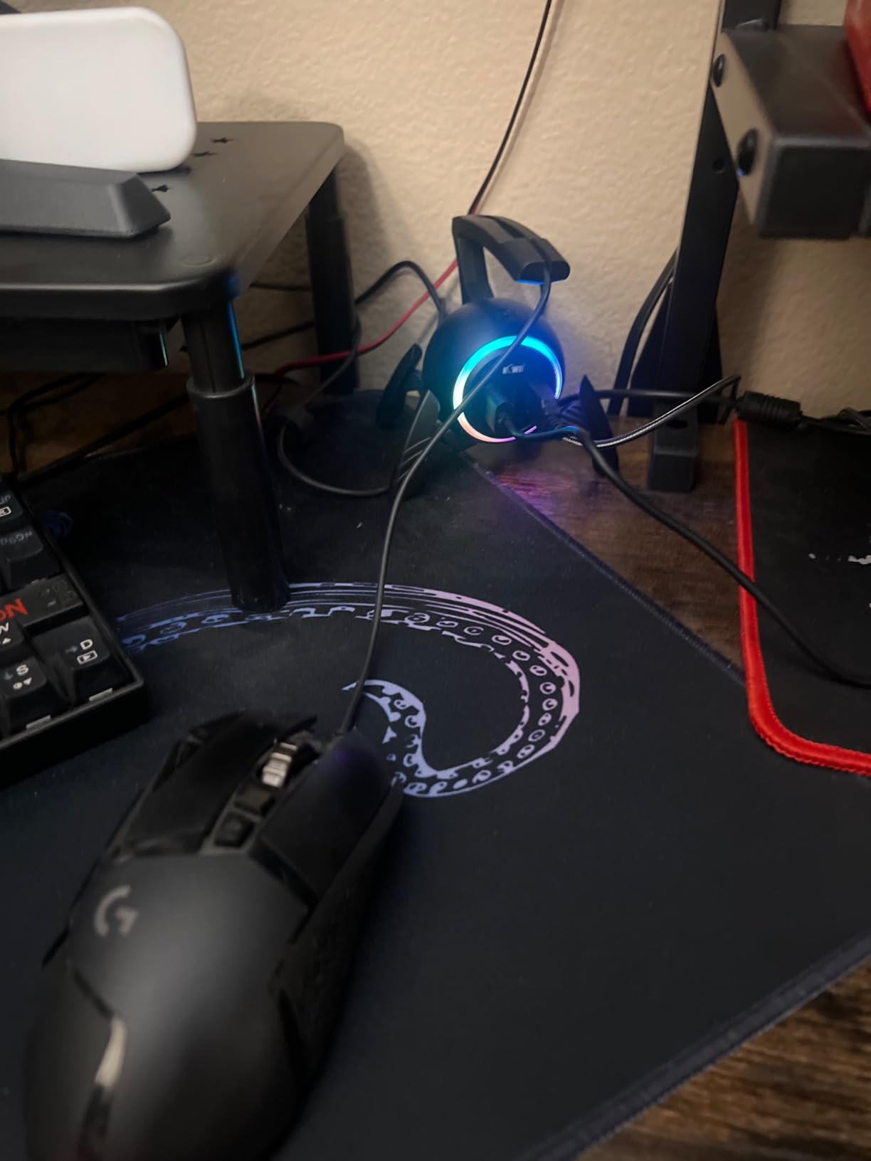 KIWIFOTOS Mouse Bungee RGB Gaming Mouse Cord Holder Controller, Upgraded Flexible Cable Management Smart RGB LED Lights 2 Port USB Hub & 1 Type-C, Spider Mouse Wire Holder customer photo 1