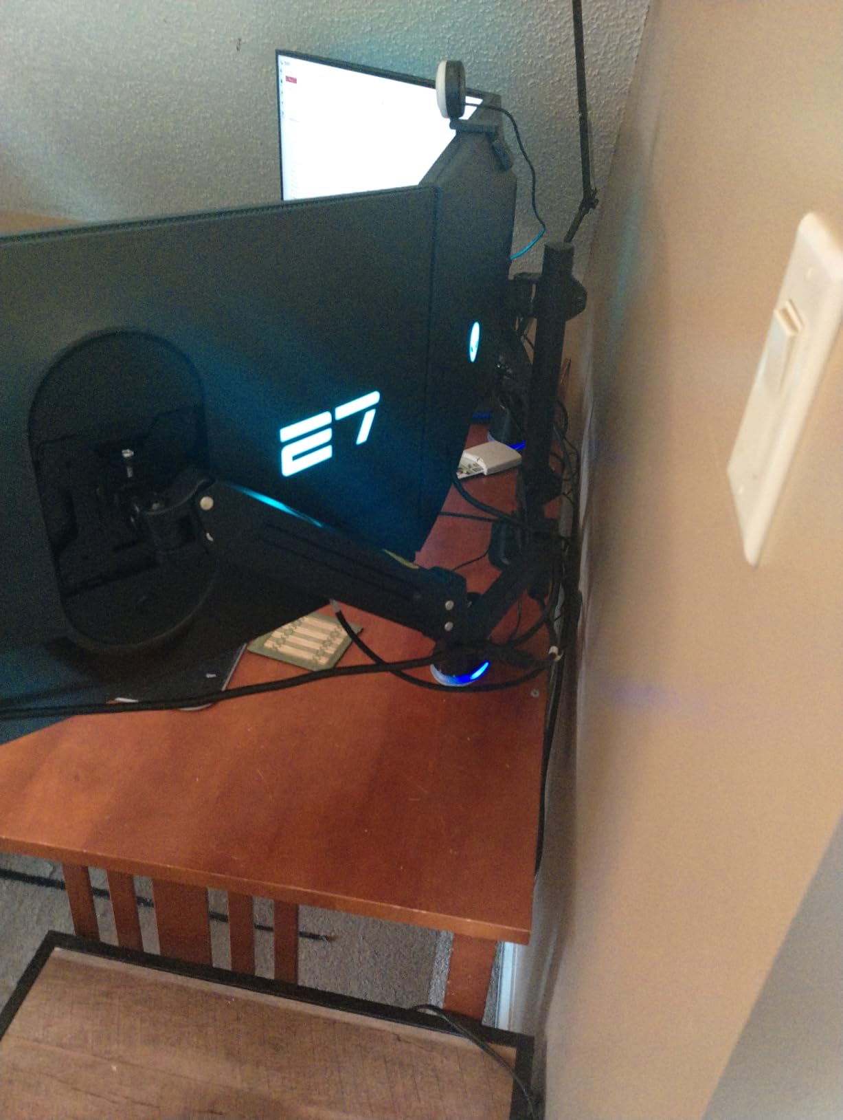 suptek Triple Monitor Mount for Most 17 to 32 inch Screens,Gas Springs Adjustment Triple Monitor Desk Mount Stand with Clamp & Grommet Kit,Black(MD8003) customer photo 1