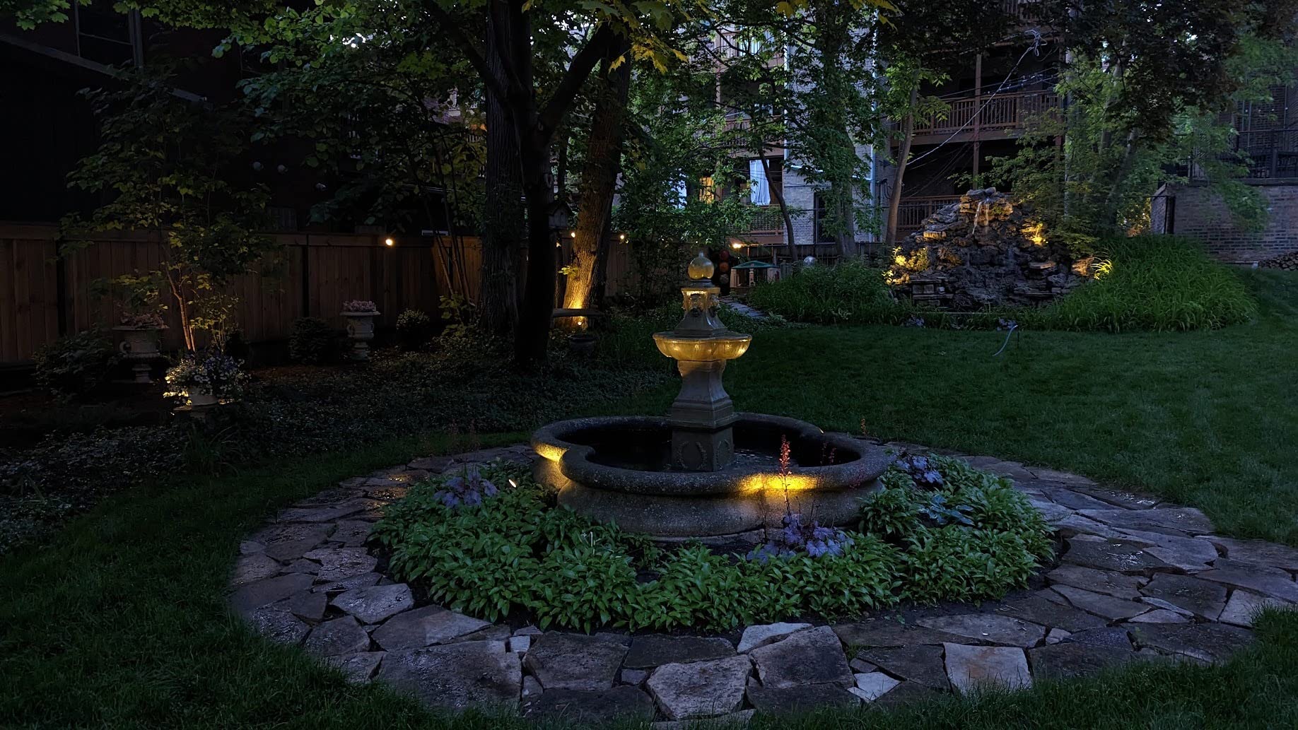 SUNVIE 200W Landscape Lighting Transformer Outdoor Low Voltage Landscape Transformer with Timer and Photocell Sensor Waterproof 120V to 12V/14VAC Low Voltage Transformer for Landscape Garden Lights customer photo 1