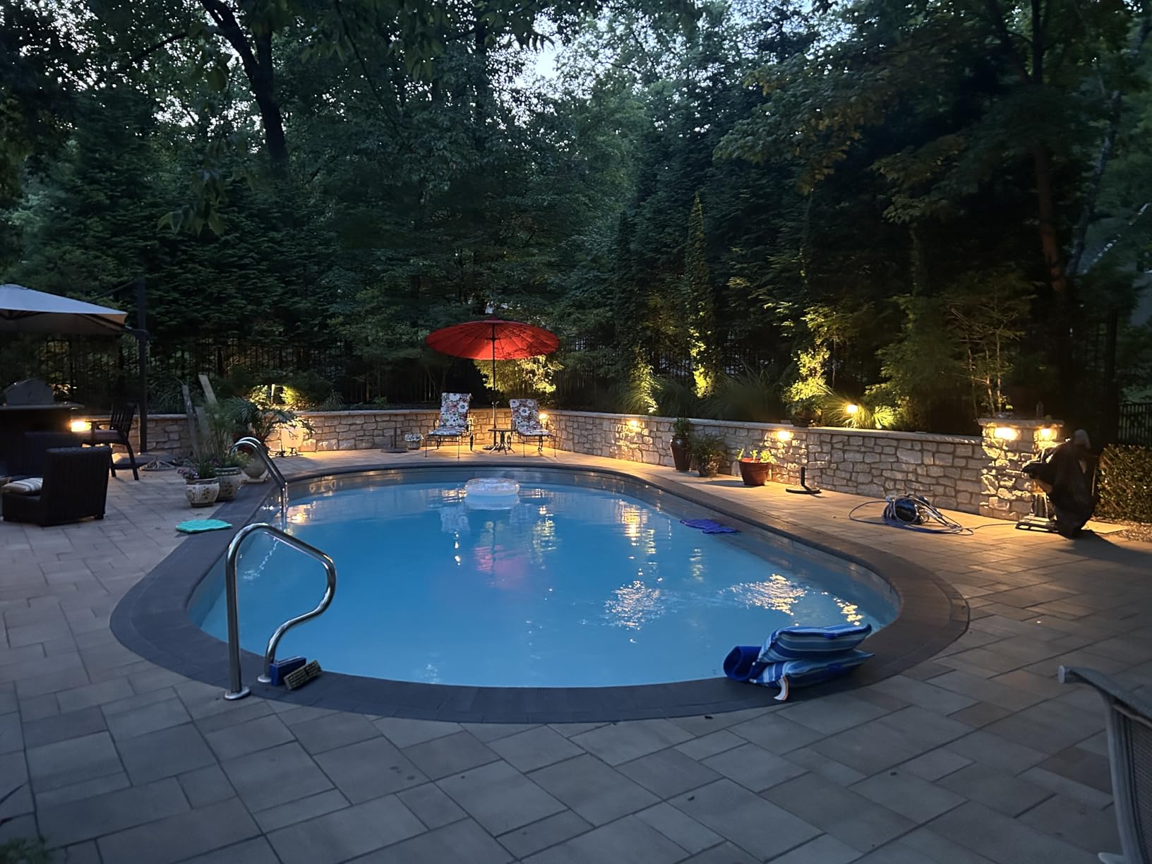 SUNVIE 200W Landscape Lighting Transformer Outdoor Low Voltage Landscape Transformer with Timer and Photocell Sensor Waterproof 120V to 12V/14VAC Low Voltage Transformer for Landscape Garden Lights customer photo 2