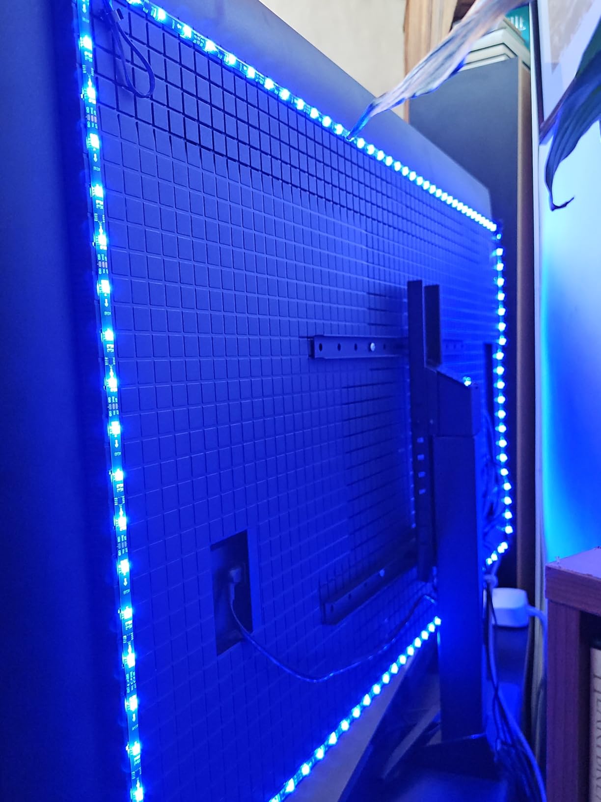 Govee TV LED Backlight, RGBIC Smart LED Strip Lights for 55-65 Inch TVs, Bluetooth and Wi-Fi APP Control, Works with Alexa & Google Assistant, Music Sync, 99+ Scene Modes, Adapter customer photo 1