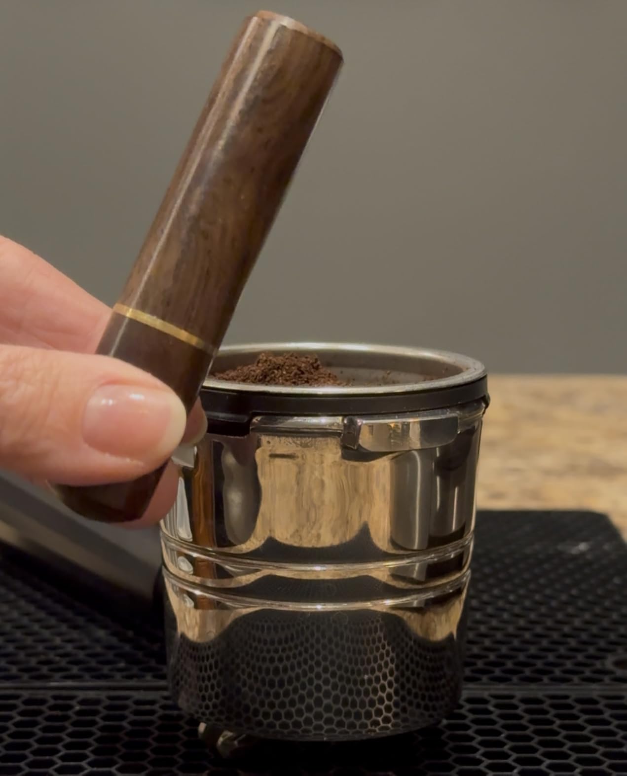 Zolunu Espresso Coffee Stirrer 5 Needles 0.4mm Espresso Distribution Tools, Natural Wood Handle and Stand (Walnut) customer photo 1