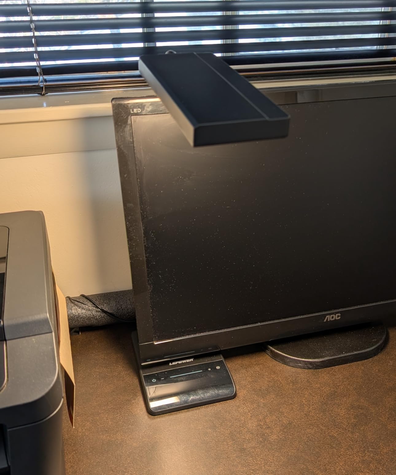 LEPOWER Desk Lamp, 800LM LED for Home Office, 12W Reading for Desk, Eye-Caring Light, Touch Table Gooseneck Lamp, 50 Lighting Modes, Bright for Bedroom, Study (Black) customer photo 1