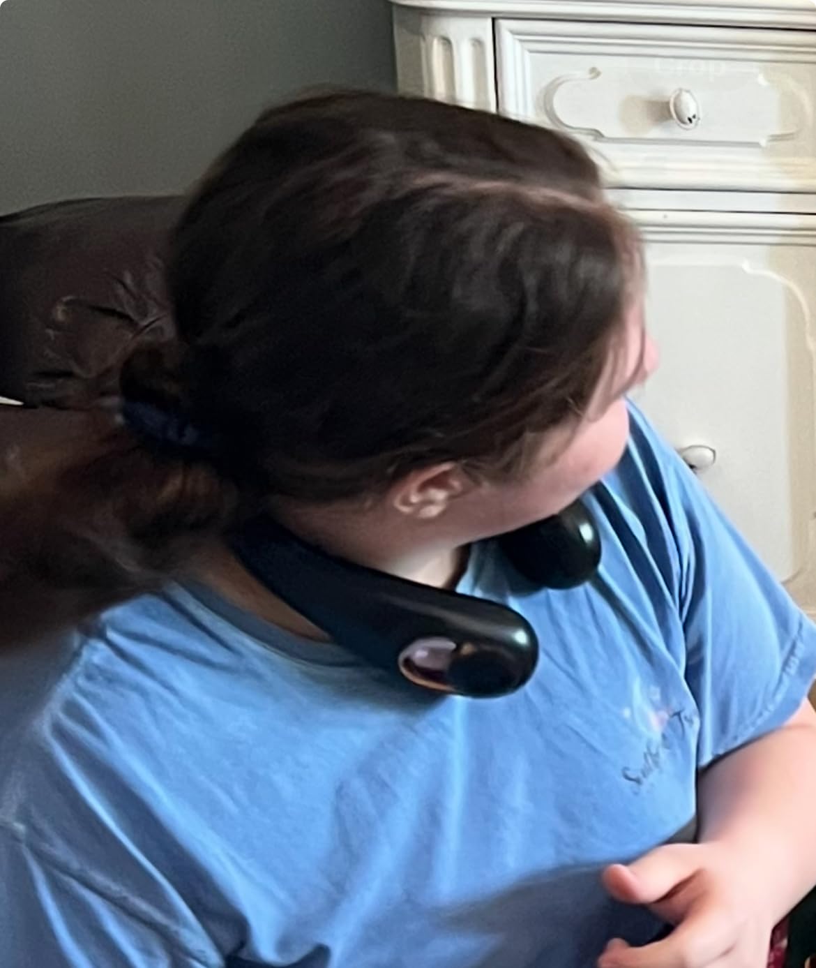 KIDEE Neck Fan, Portable Bladeless Neck Fans, Upgrade 360° Airflow, Super Quiet, 3 Speeds, 4000mAh Personal Wearable Neck Fan, Upgraded Cooling Air Volume USB Rechargeable Hands Free Fan customer photo 1