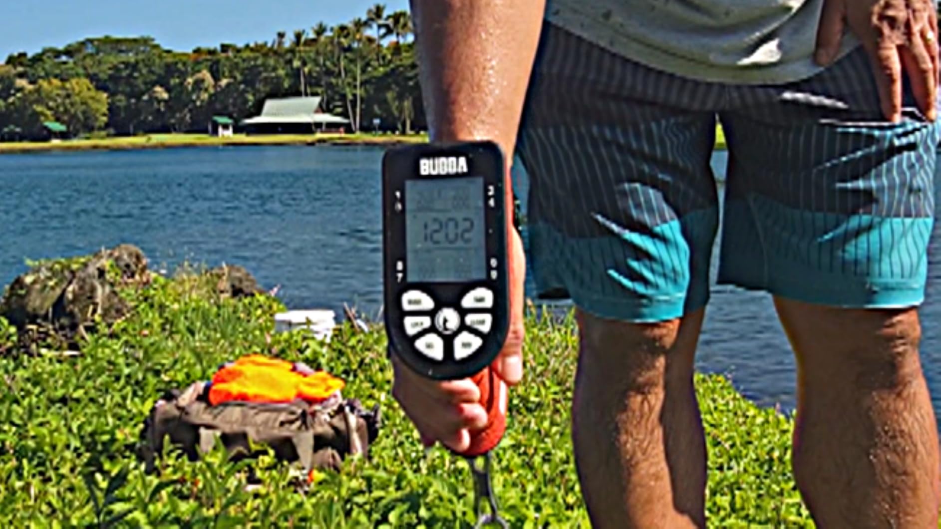 BUBBA Smart Fish Scale - Tournament Fishing Tool - Built in Fish Clip and Hook - 2 Modes, Digital Screen, 60lb Limit customer photo 2