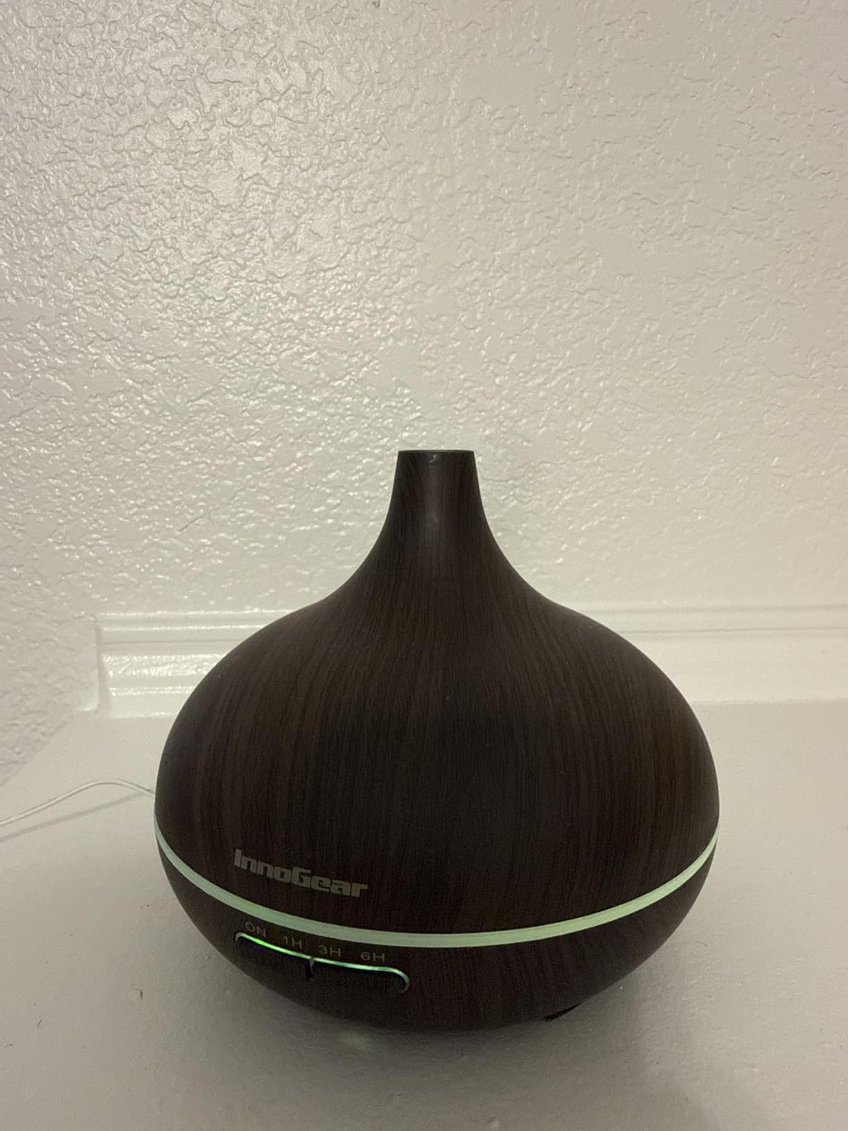 InnoGear Aromatherapy Diffuser & 10 Essential Oils Set, 400ml Ultrasonic Diffuser Cool Mist Humidifier with 4 Timers 7 Colors Light Waterless Auto Off for Valentine's Gift, Dark Wood Grain customer photo 2