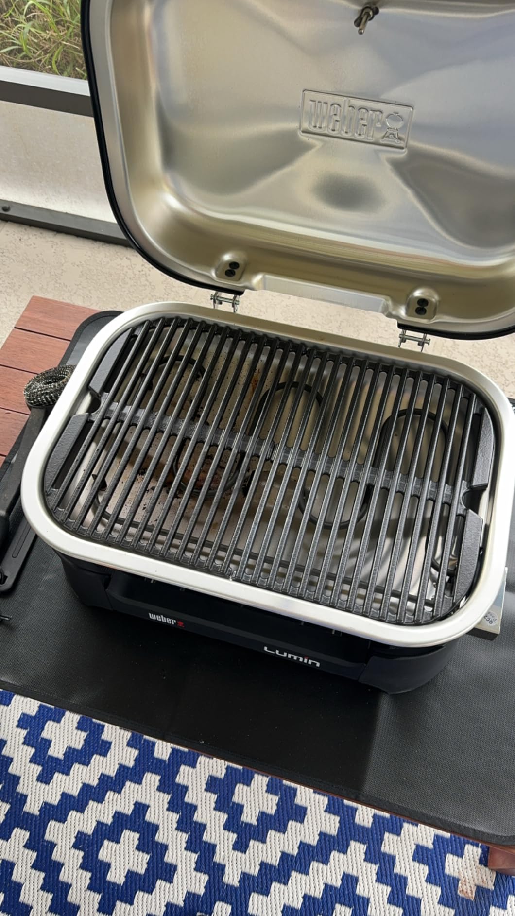 Weber Lumin Compact Outdoor Electric Barbecue Grill, Black - Great Small Spaces such as Patios, Balconies, and Decks, Portable and Convenient customer photo 2