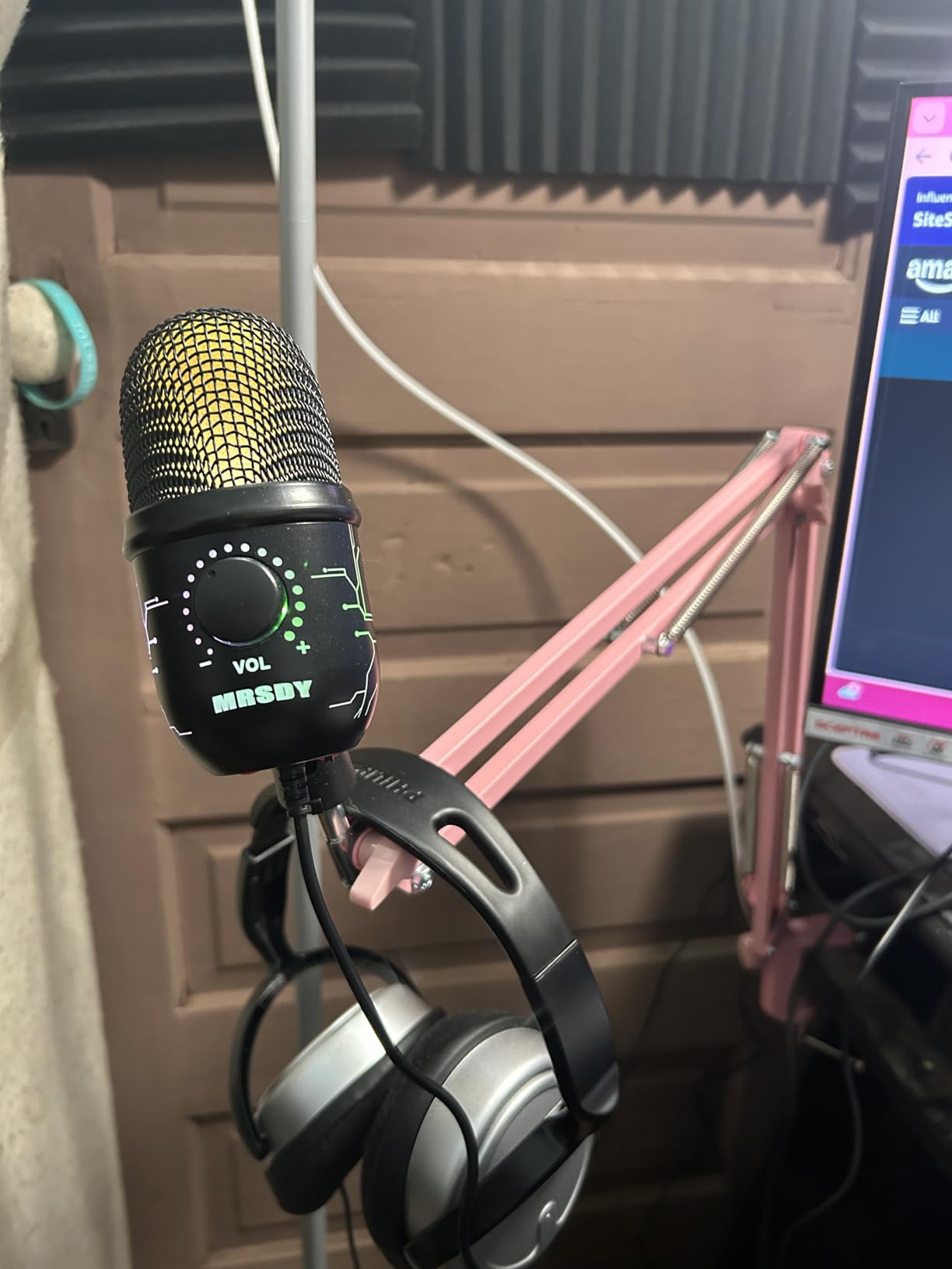 Gaming Microphone, USB Computer Microphone for PC, Mac, PS4/5, Condenser Podcast Mic for Studio Recording, YouTube, Streaming, with Headphone Jack, Led Light, Mute, Gain, Noise Cancellation customer photo 1