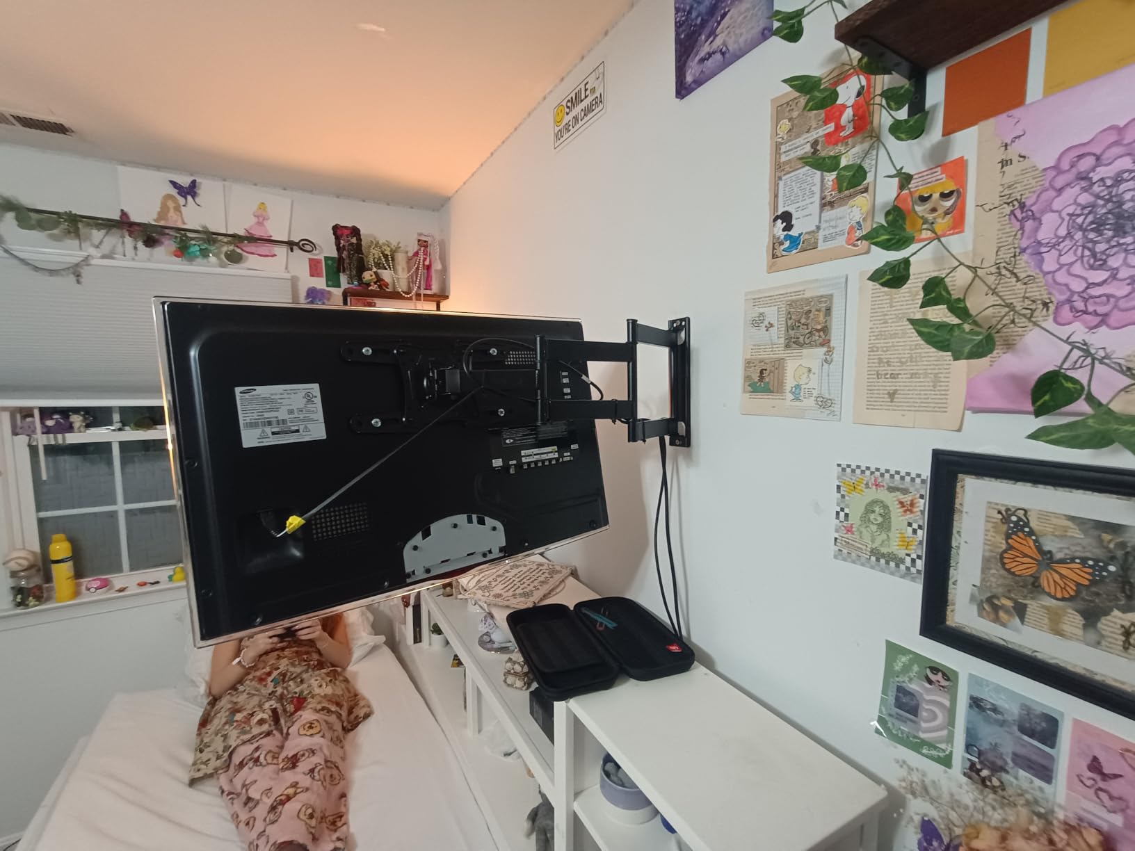 MOUNTUP Corner TV Wall Mount for Most 26-65 Inch TVs, Long Arm TV Mount with 30 Inch Extension Arm, Smooth Swivel Tilt Single Stud Full Motion Bracket Max VESA 400x400mm, 77 lbs Heavy Duty, MU0057 customer photo 1