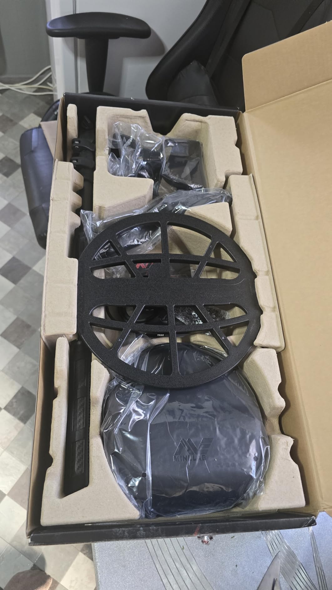 MINELAB MANTICORE High-Power Multi-IQ+ Waterproof Metal Detector for Adults with Advanced Target ID (11