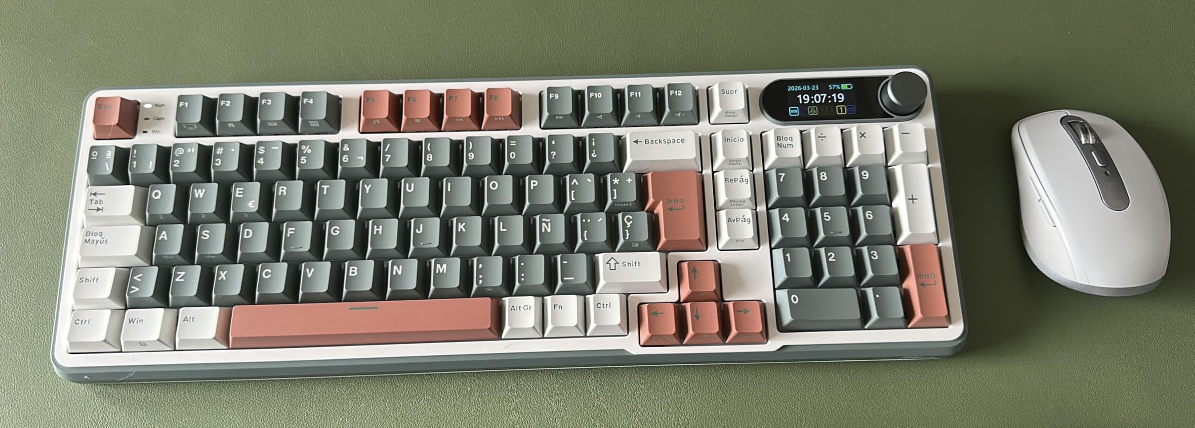 Logitech MX Anywhere 3S Compact Wireless Mouse, Fast Scrolling, 8K DPI Any-Surface Tracking, Quiet Clicks, Programmable Buttons, USB C, Bluetooth, Windows PC, Linux, Chrome, Mac - Graphite customer photo 1