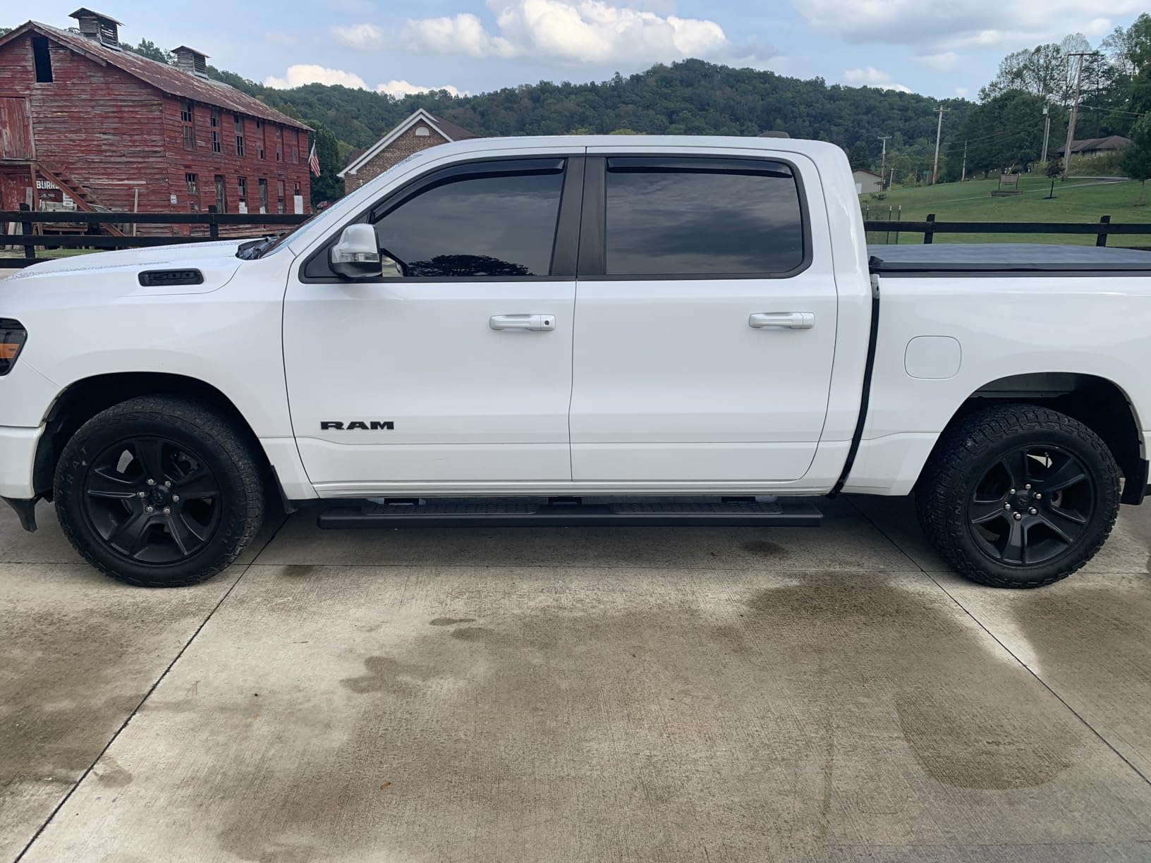 COMNOVA Side Steps Running Boards Compatible with 2019-2026 Dodge Ram 1500 (excl. Classic/2500/3500) Crew Cab New Body Style. 6.5 Inch Ram Rock Sliders Nerf Bars with Honeycomb Step Pad. customer photo 2