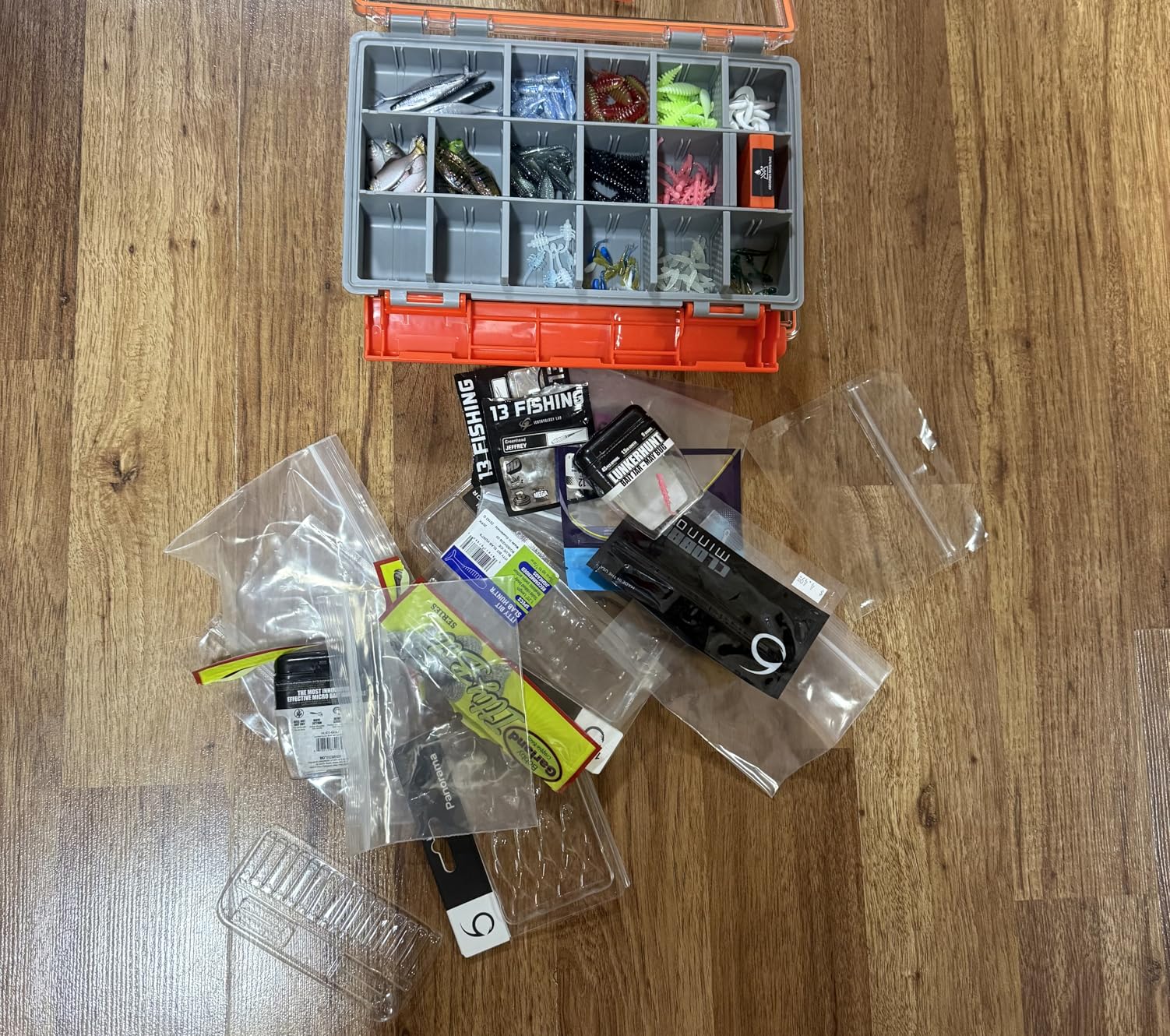 KastKing HyperSeal Waterproof Tackle Box, 3600 and 3700 Tackle Trays, Fishing Tackle Box Organizer with Removable Dividers, Lure Box and Terminal Tackle Storage customer photo 2