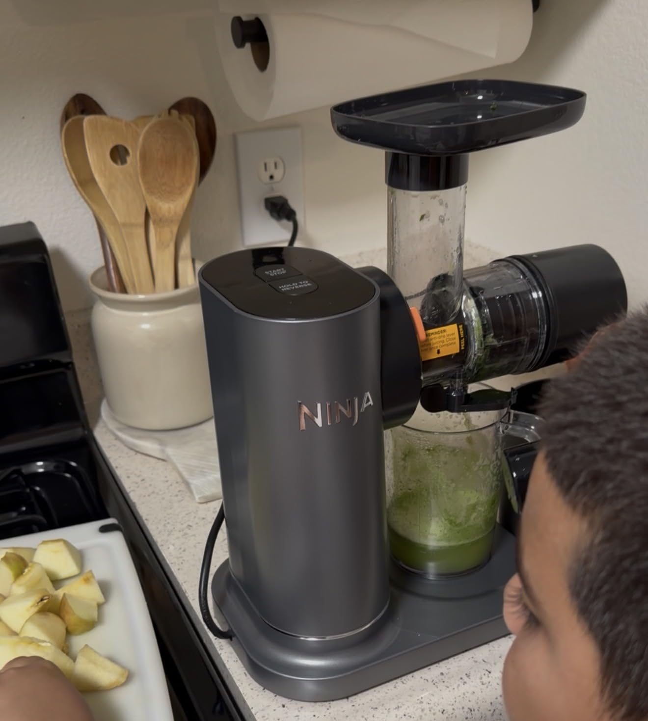 Ninja NeverClog Cold Press Juicer | Powerful Electric Slow Masticating Juicer with Pulp Control | XL Capacity | 24 oz. Juice Jug & 36 oz. Pulp Container | Dishwasher Safe | Charcoal | 150W | JC151 customer photo 1