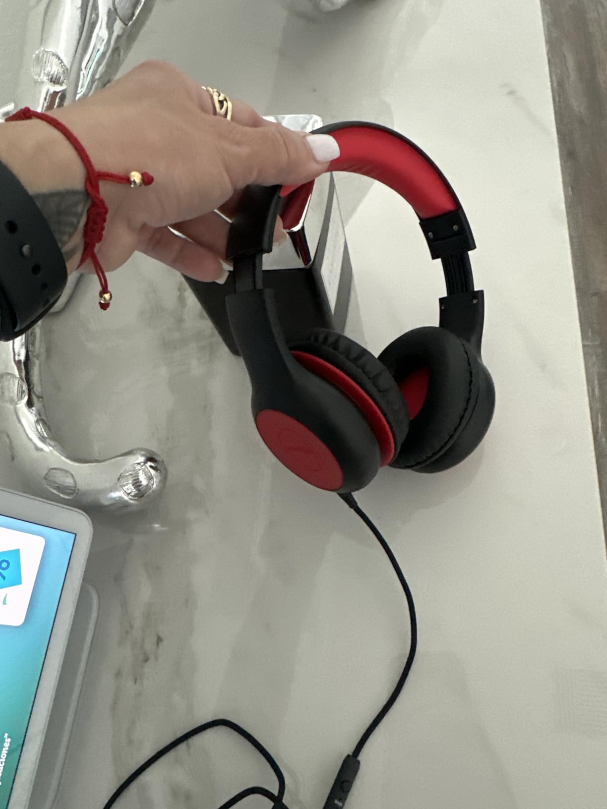 EarFun K1 Kids Headphones Wired with Microphone, 85/94dB Volume Limit Headphones for Kids, Portable Wired Headphone with Shareport, Stereo Sound Foldable Headset for School/Tablet/iPad, Black Red customer photo 2